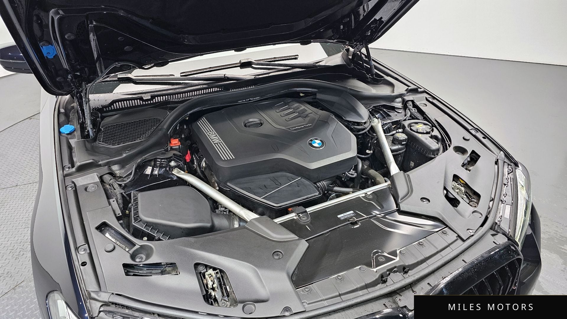 BMW 5 Series (G30) 2023 — миниатюра 5