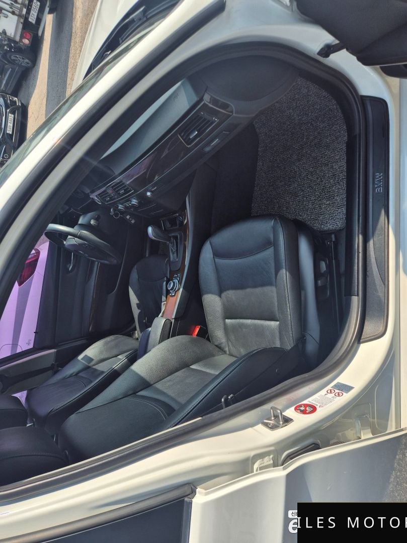 BMW 3 Series (E90) 2011 — миниатюра 6