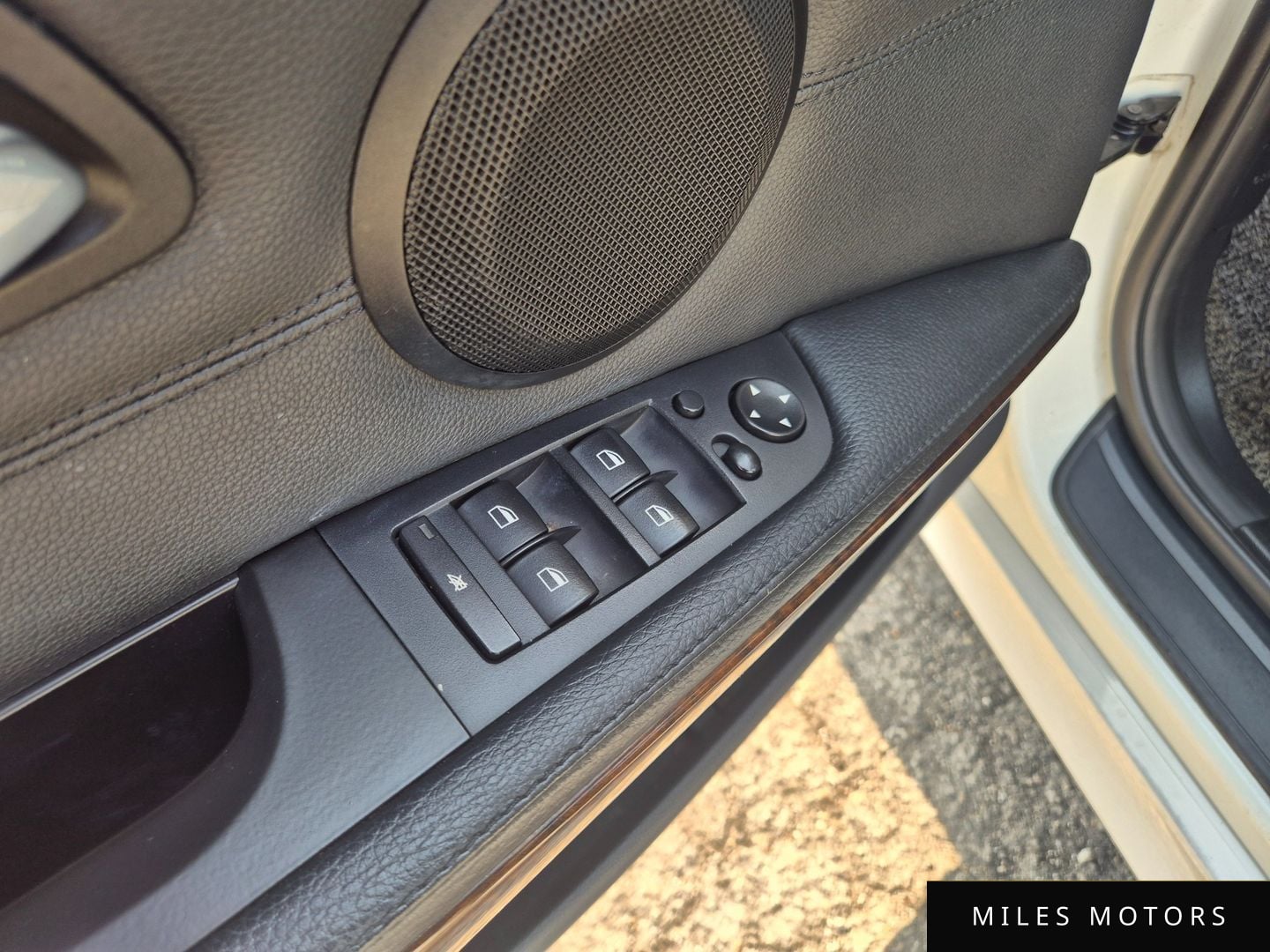 BMW 3 Series (E90) 2011 — миниатюра 11