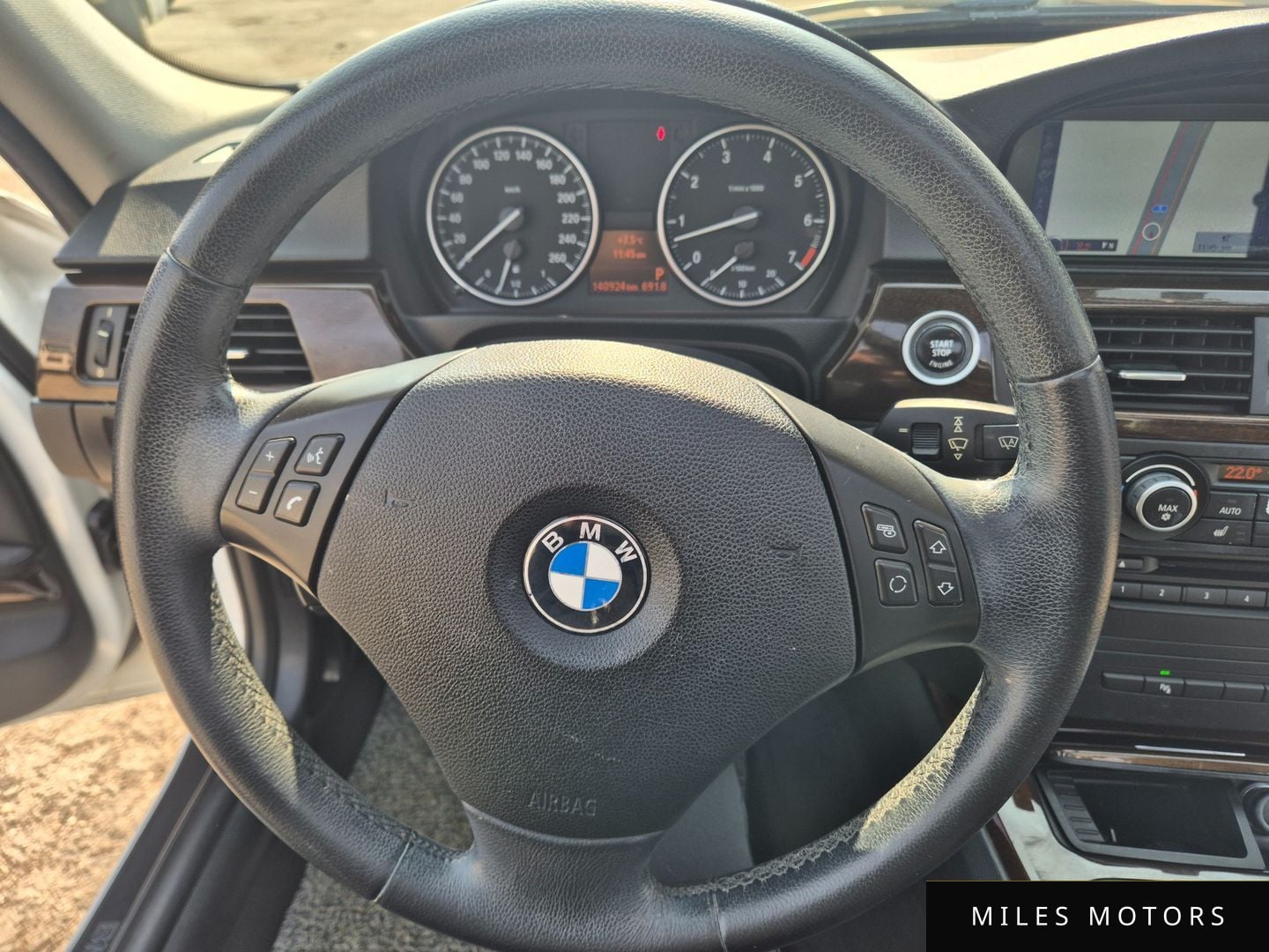 BMW 3 Series (E90) 2011 — миниатюра 13