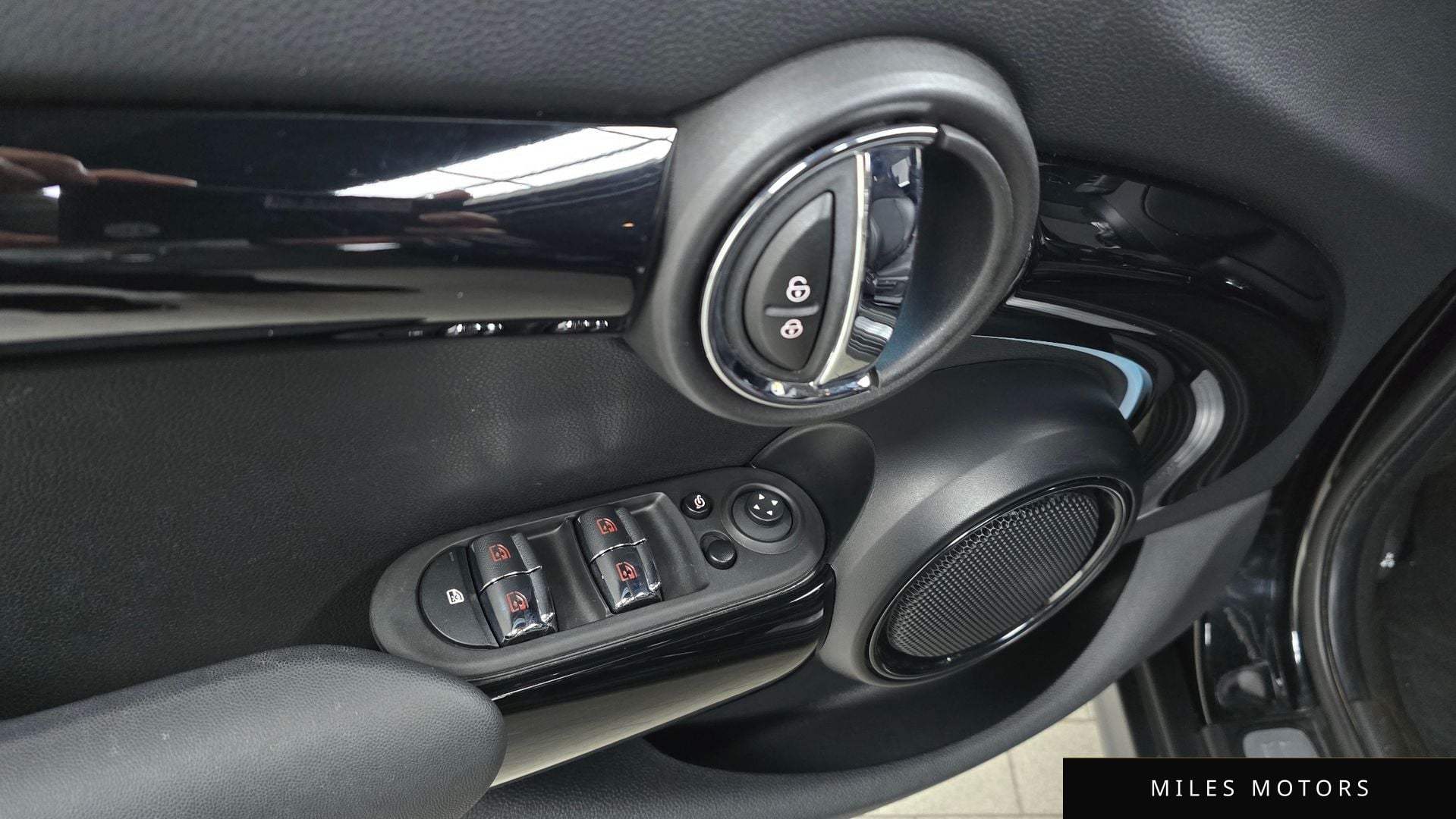 MINI Cooper 2023 — миниатюра 18