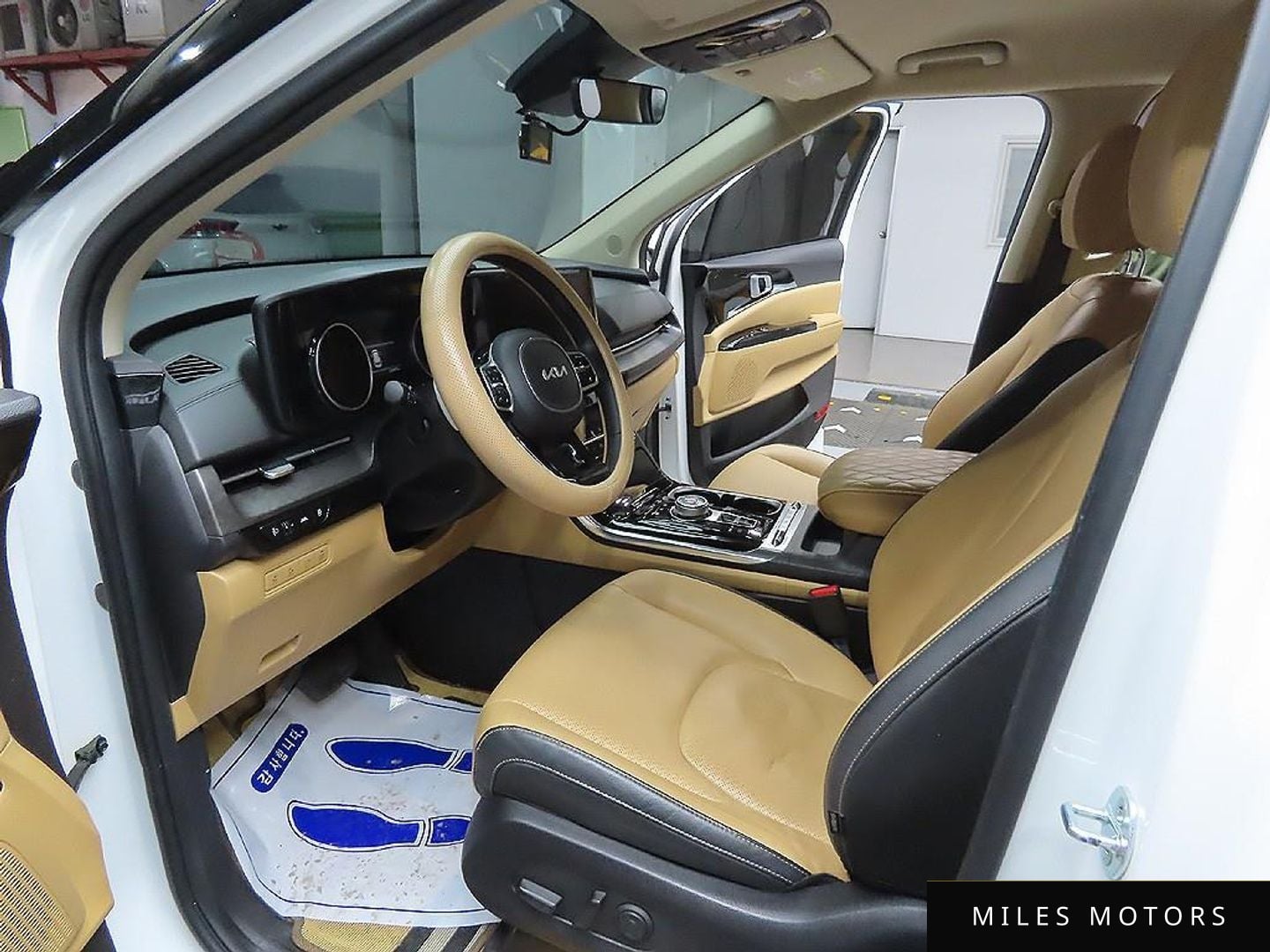 Kia Carnival 2023 — миниатюра 11