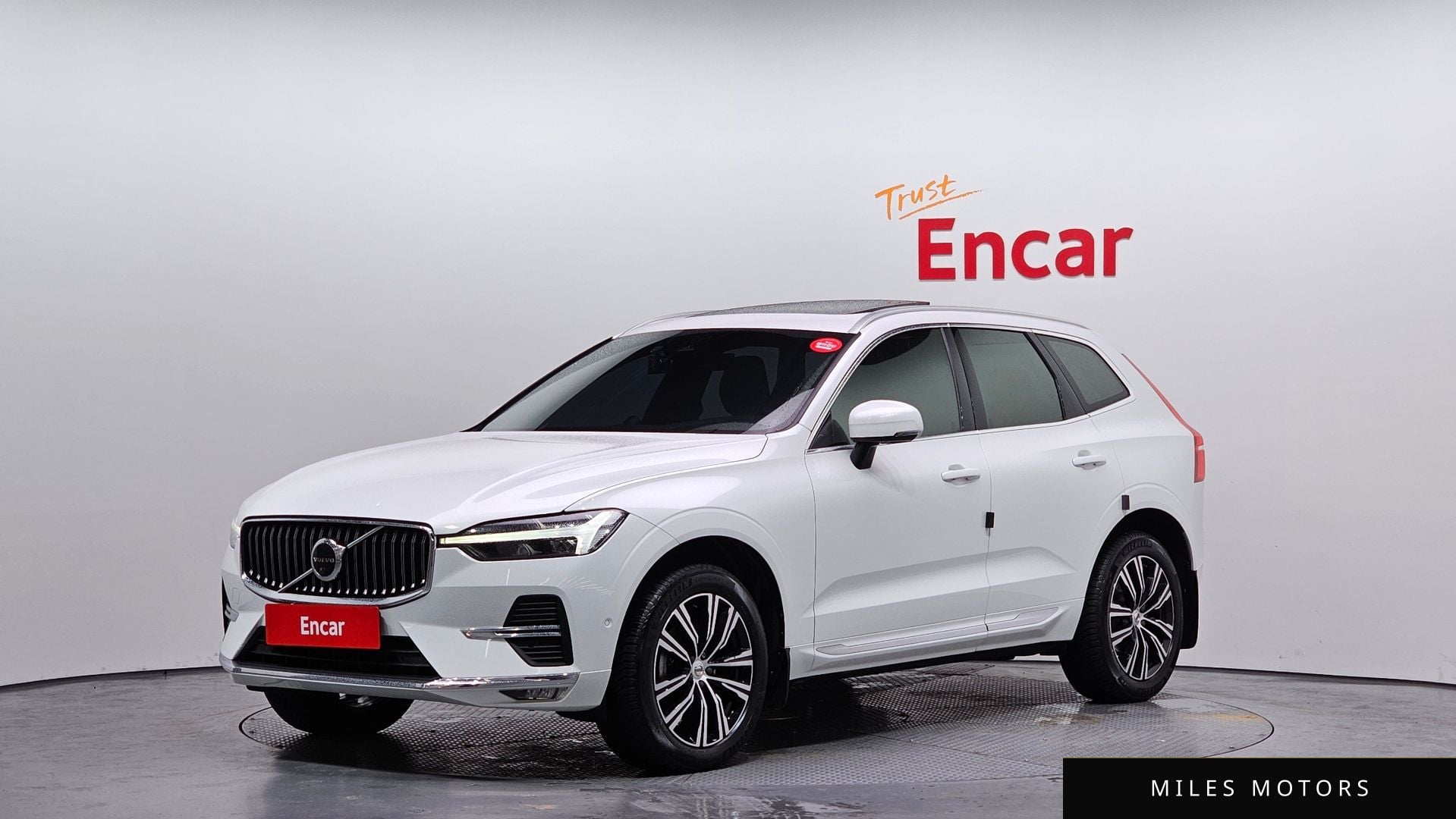 Volvo XC60 2022 — фото 1 из 12