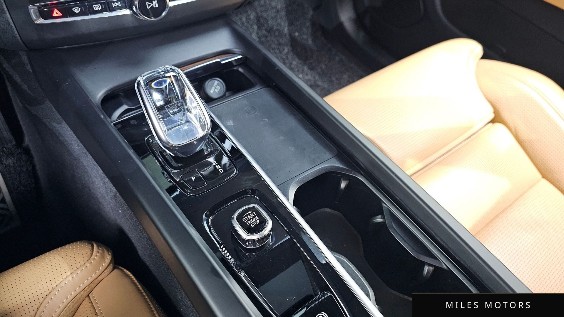 Volvo XC60 2022 — миниатюра 9