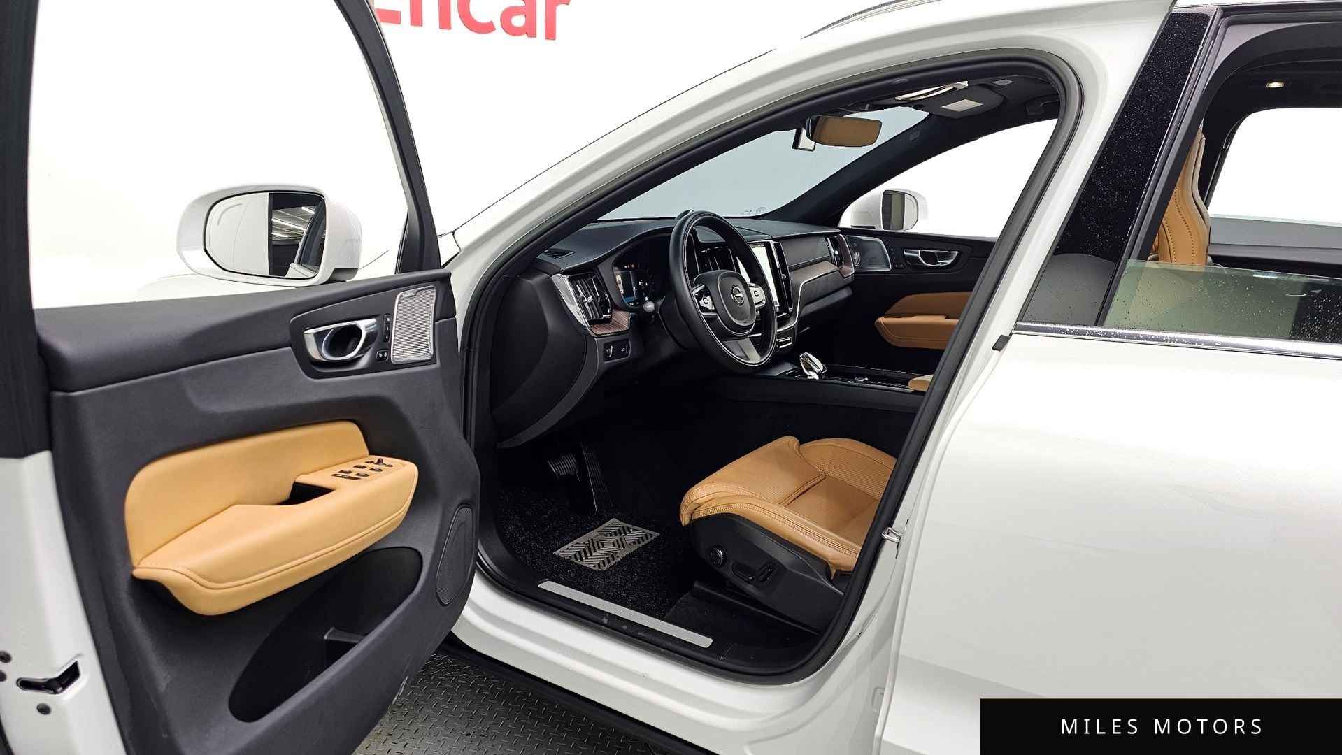Volvo XC60 2022 — миниатюра 10