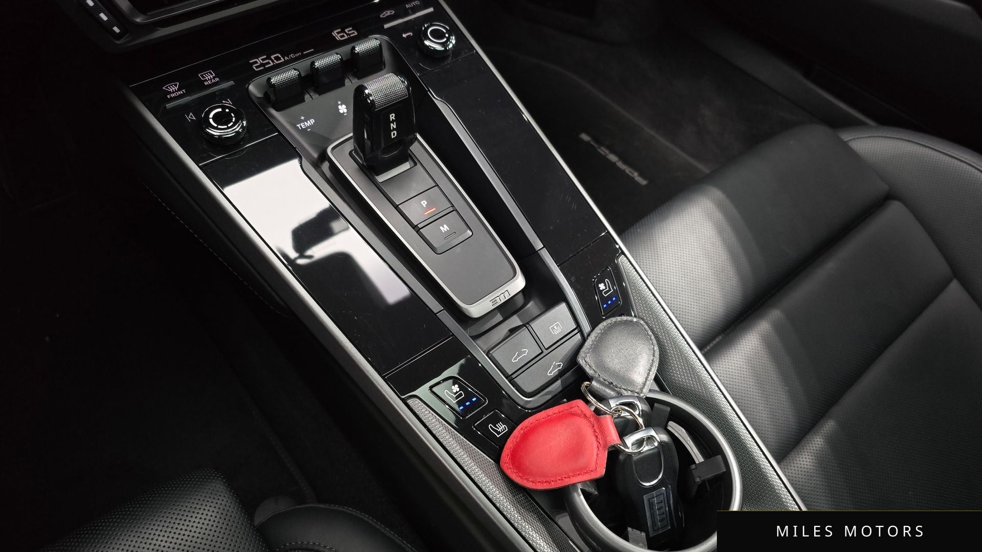 Porsche 911 (992) 2021 — миниатюра 9