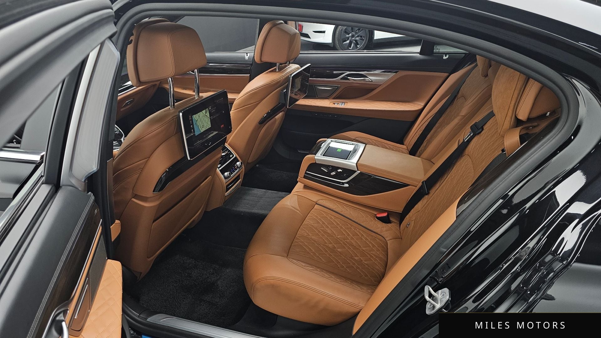 BMW 7 Series (G11) 2022 — миниатюра 12