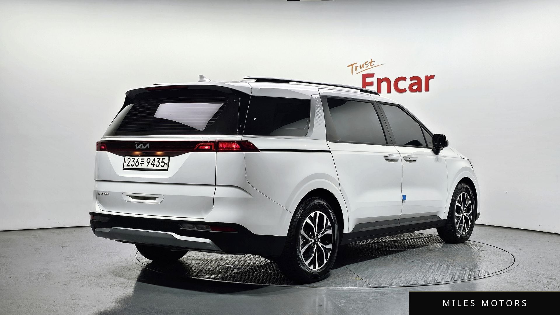Kia Carnival 2023 — миниатюра 2