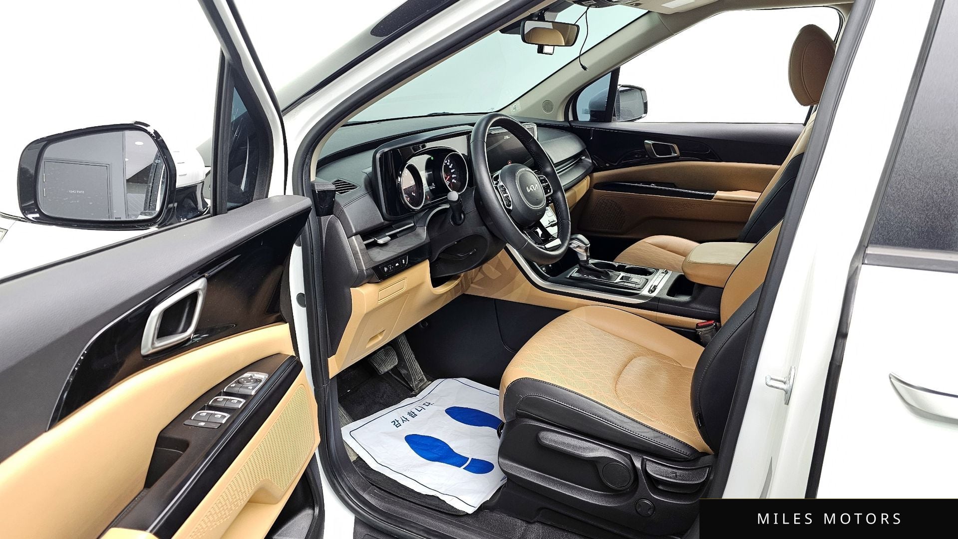 Kia Carnival 2023 — миниатюра 10