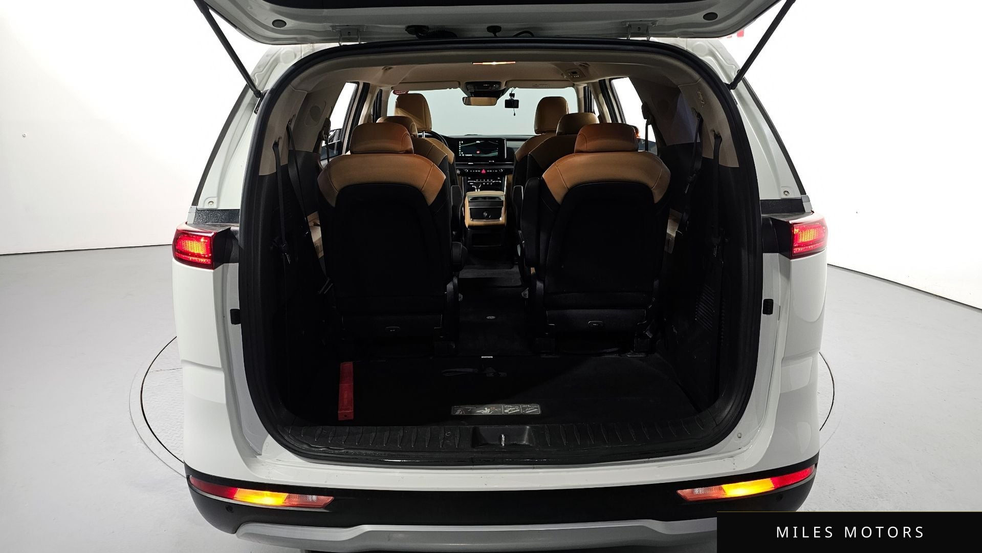 Kia Carnival 2023 — миниатюра 20
