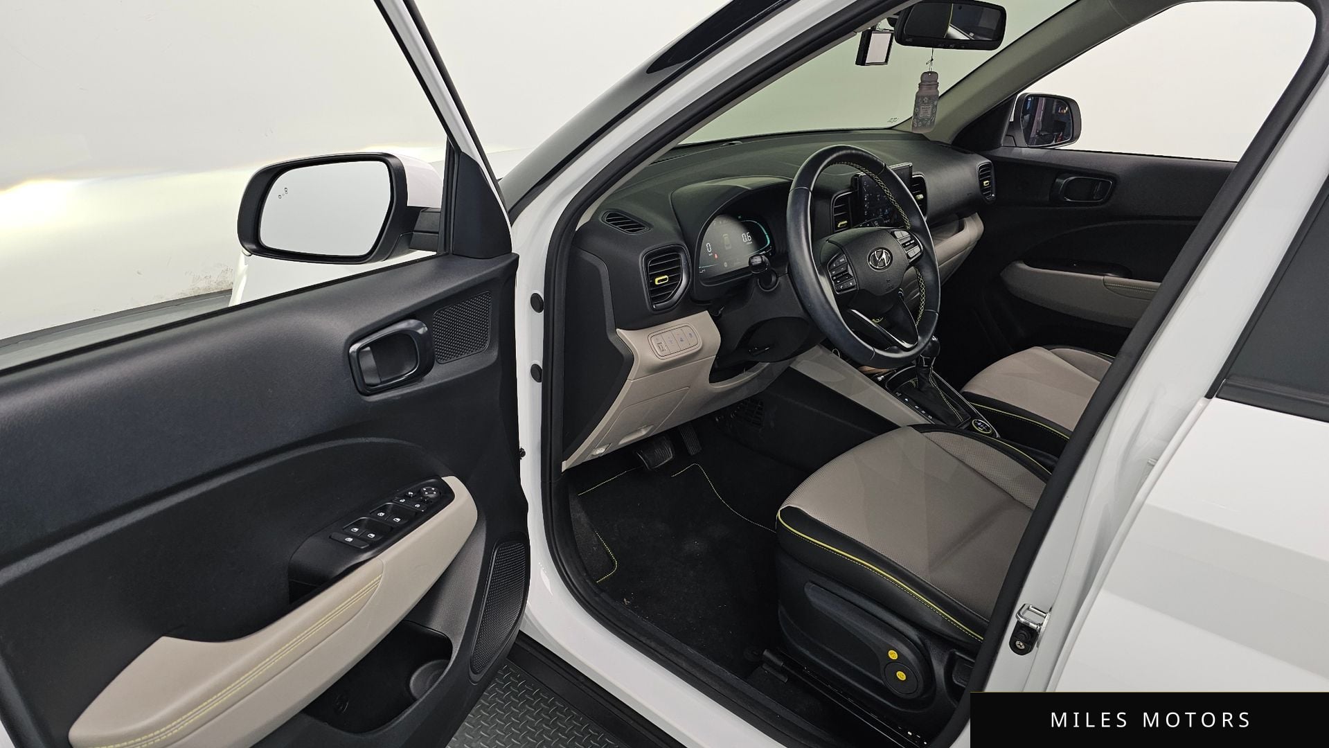Hyundai Venue 2023 — миниатюра 11