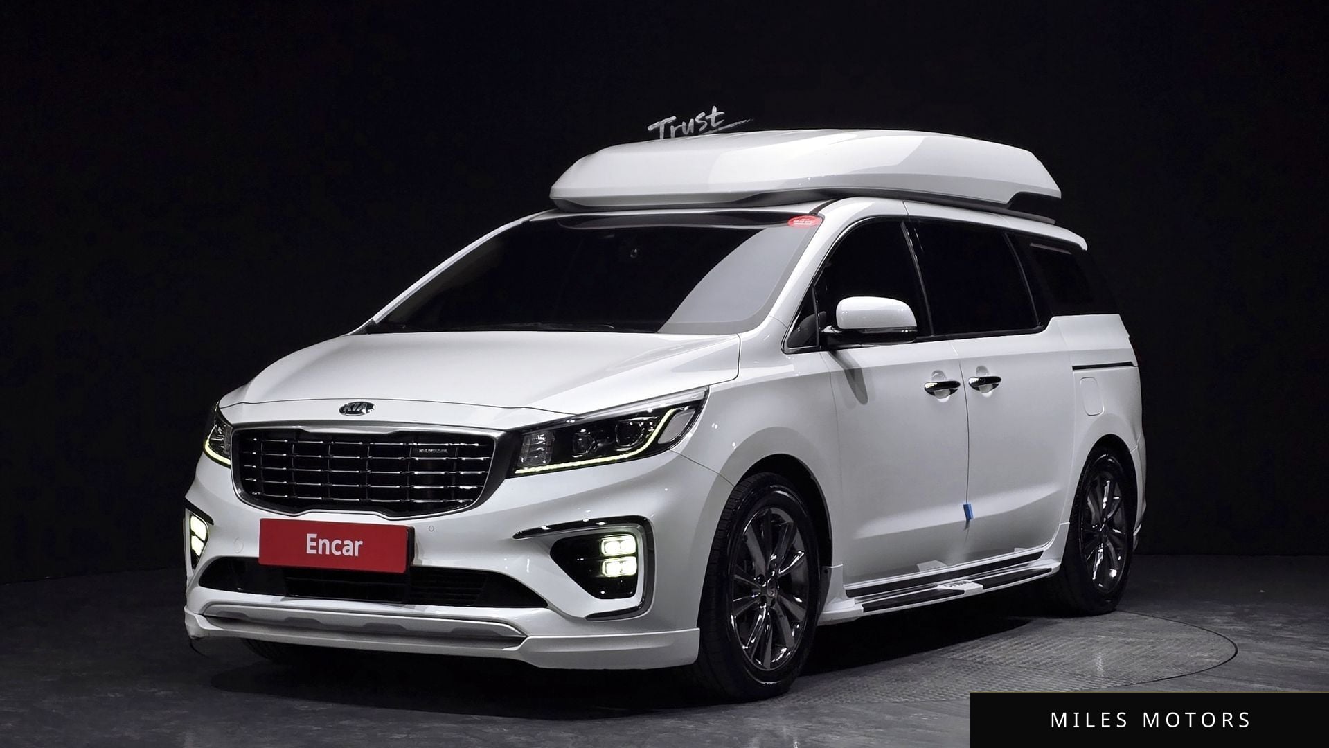 Kia Canival 2020 — фото 1 из 12