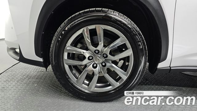 Лексус NX300h 2017 — миниатюра 5