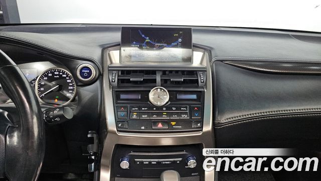 Лексус NX300h 2017 — миниатюра 15