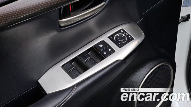 Лексус NX300h 2017 — миниатюра 17