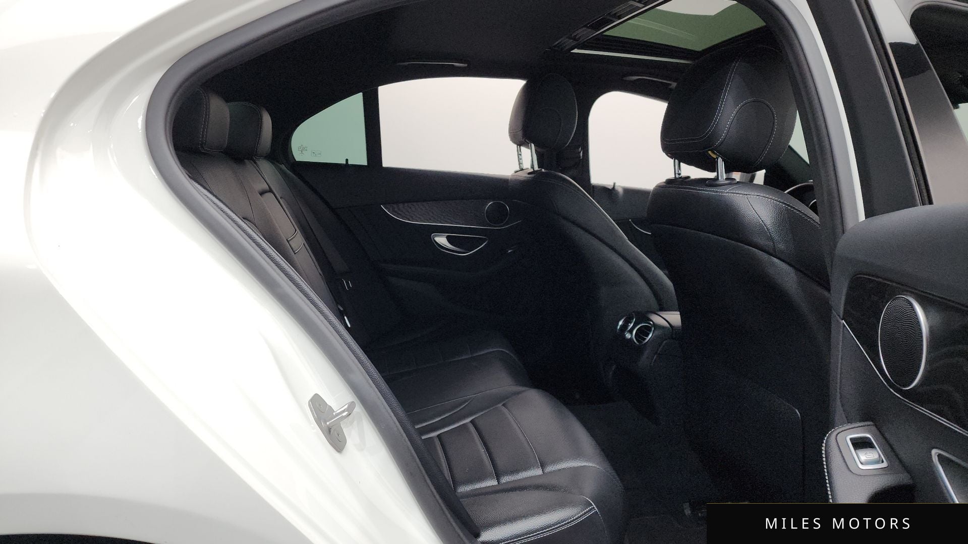 Mercedes-Benz C-Class W205 2017 — миниатюра 12