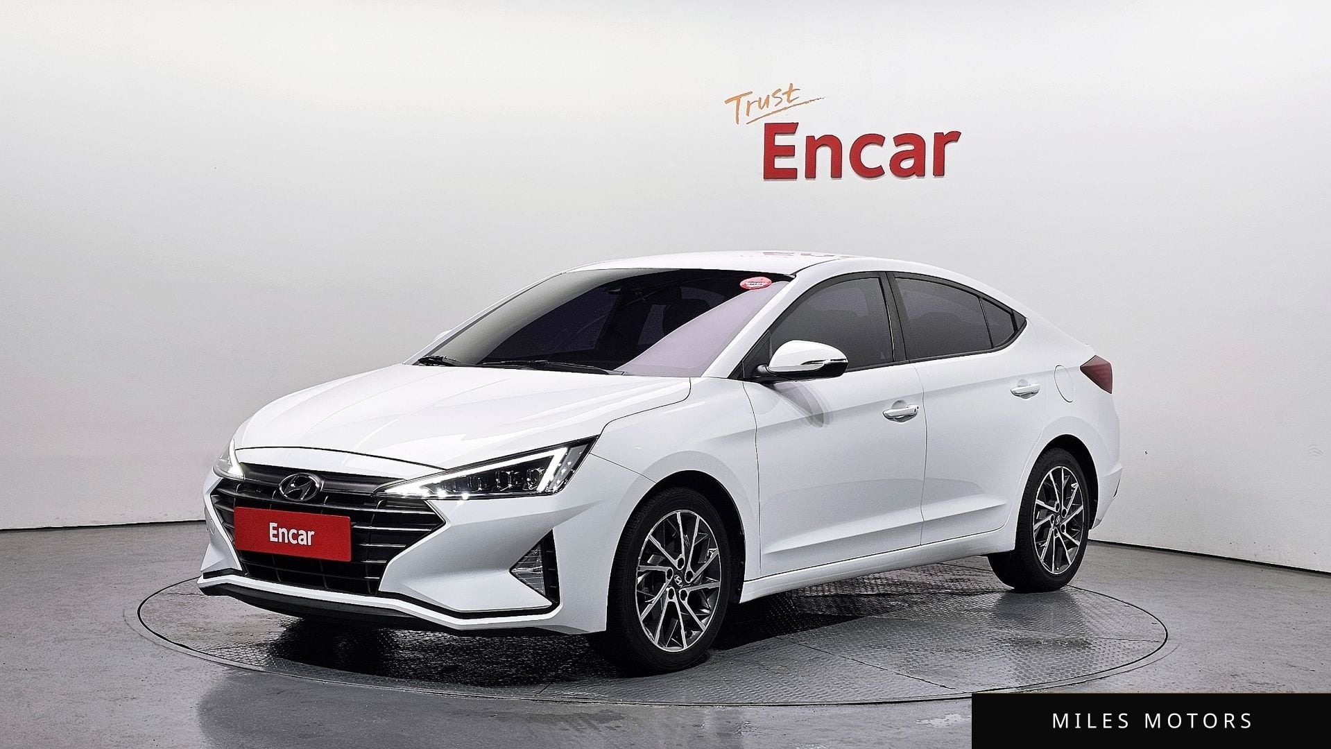 Hyundai AVANTE 2019 — фото 1 из 12