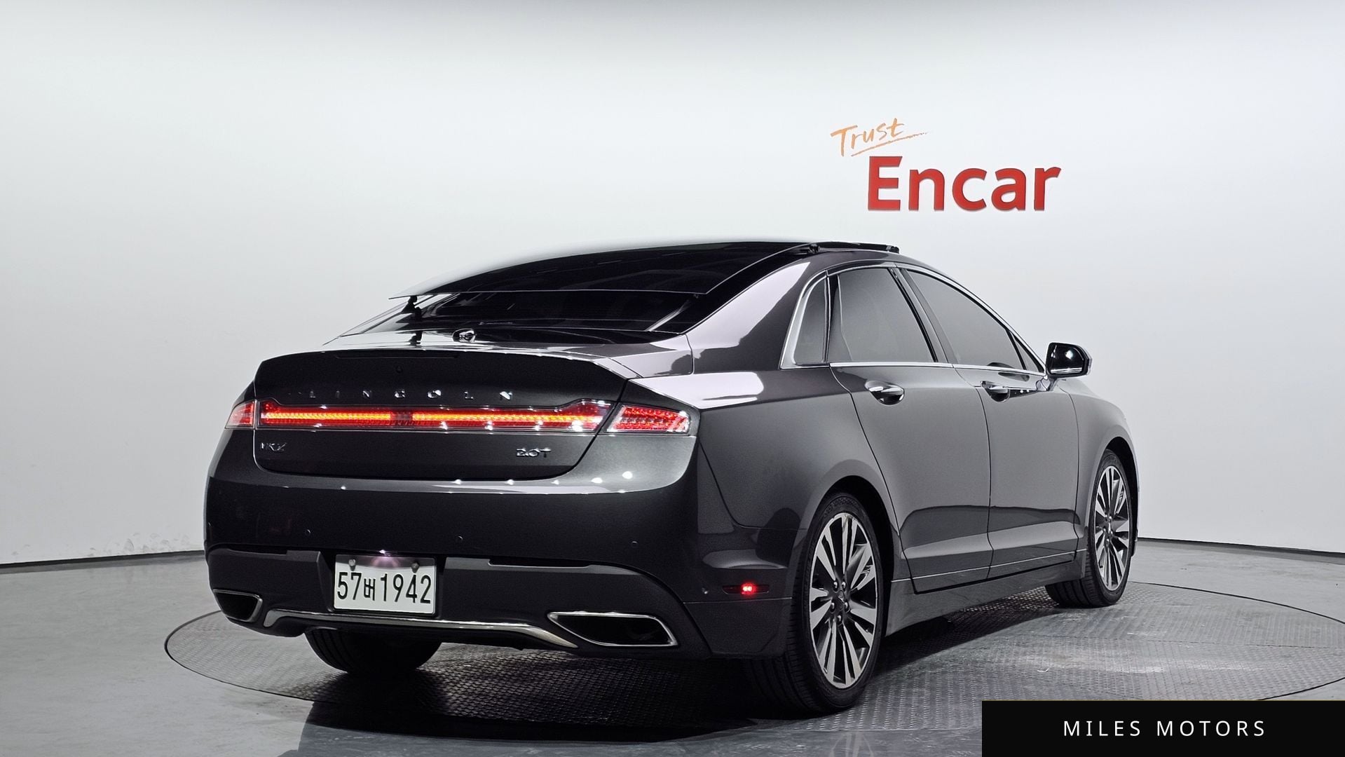 Lincoln MKZ 2018 — фото 1 из 12