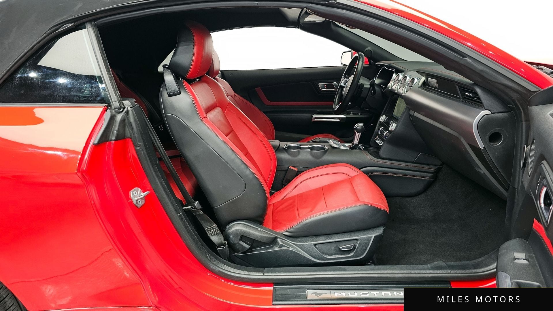 Ford Mustang 2023 — миниатюра 10