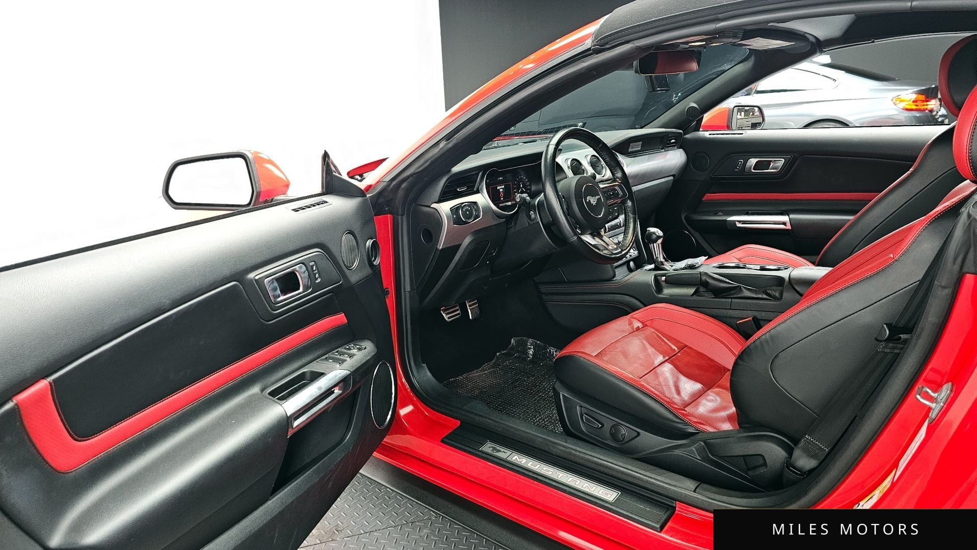 Ford Mustang 2023 — миниатюра 11