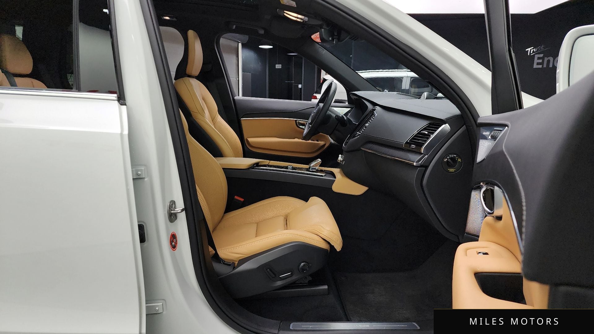 Volvo XC90 2024 — миниатюра 11