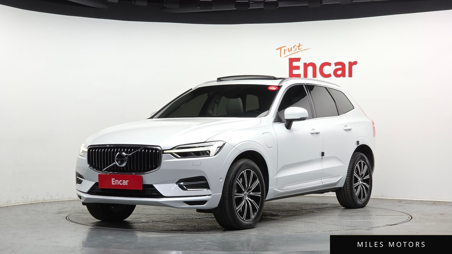 Volvo XC60 2021 — фото 1 из 12