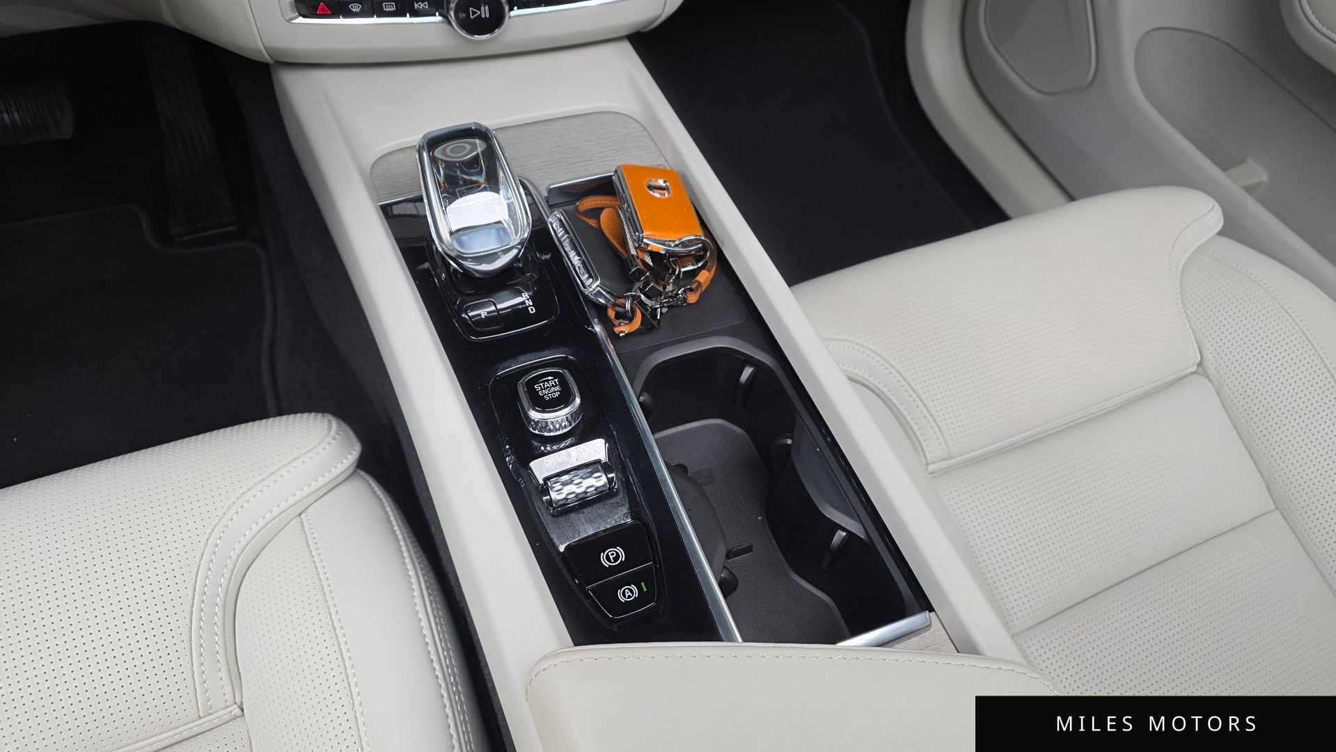 Volvo XC60 2021 — миниатюра 9