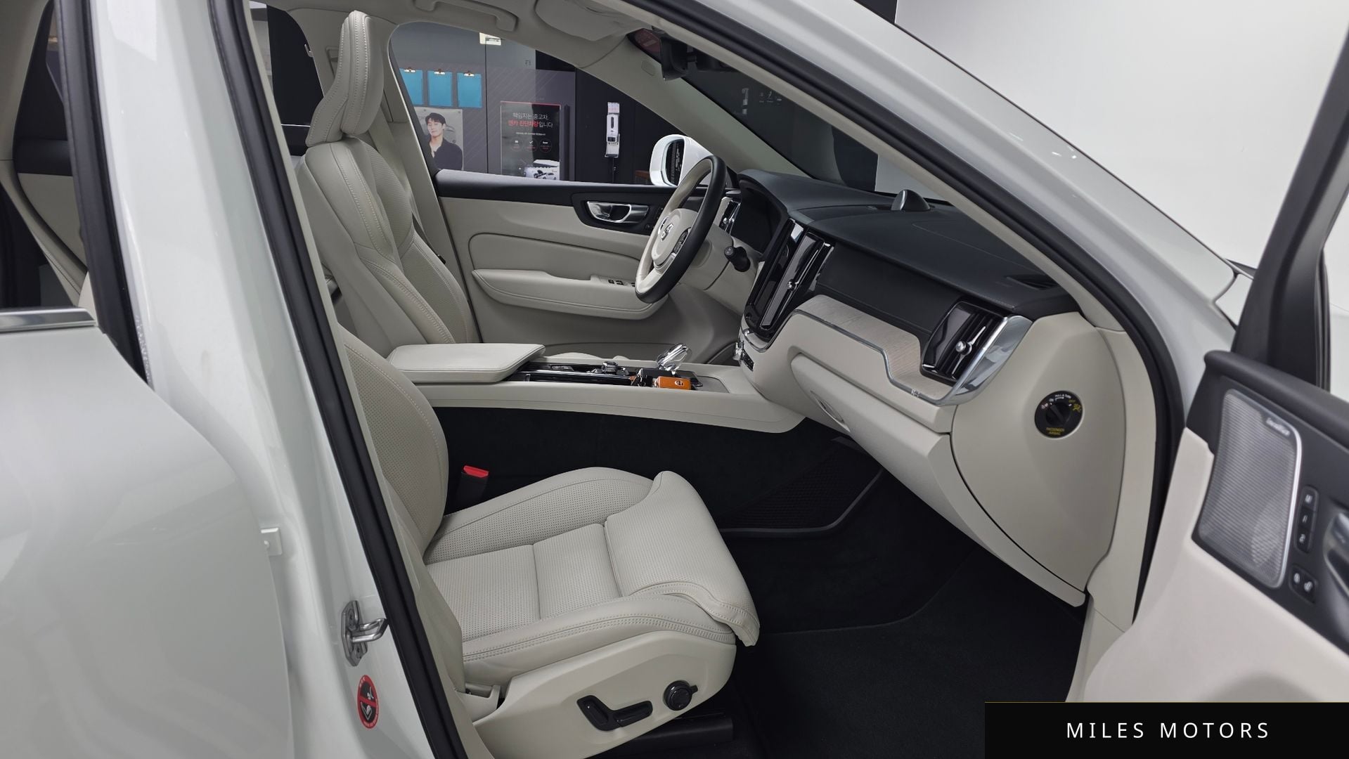 Volvo XC60 2021 — миниатюра 11