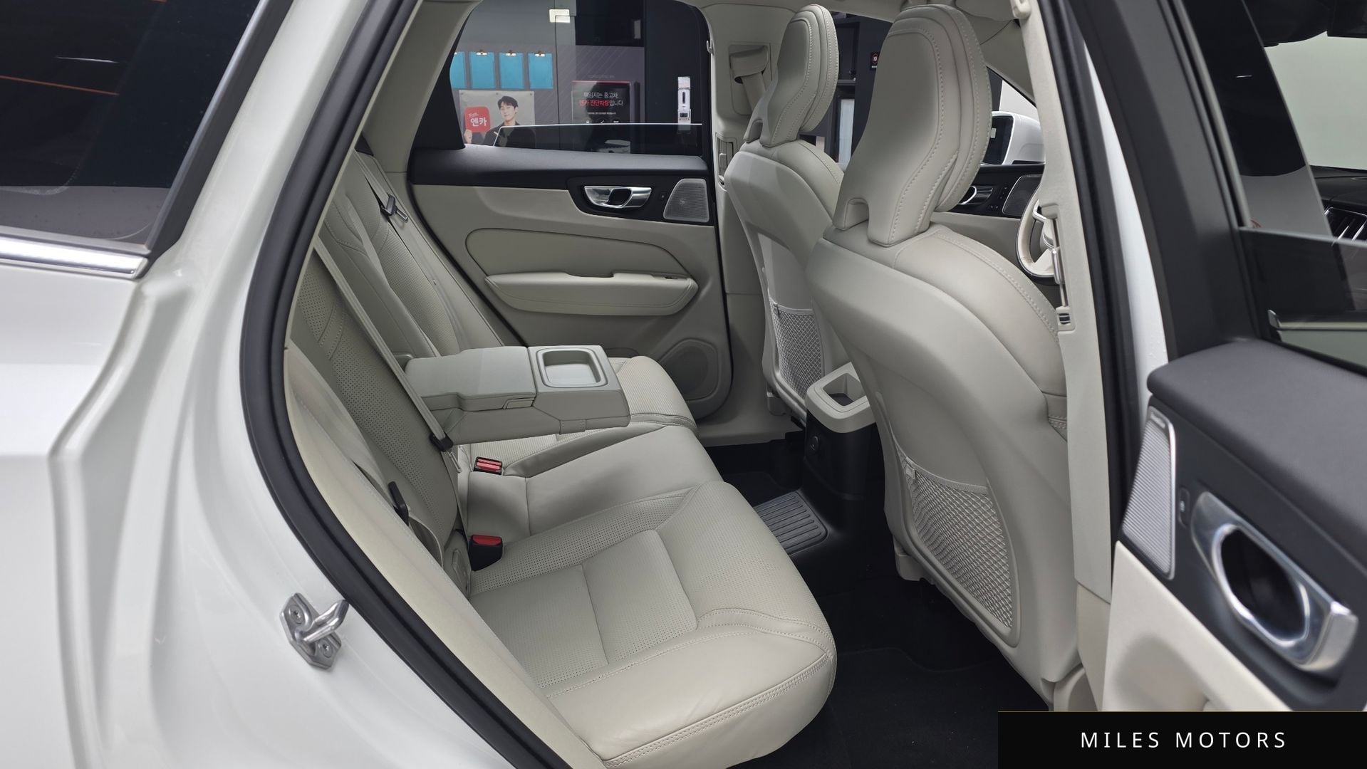 Volvo XC60 2021 — миниатюра 12