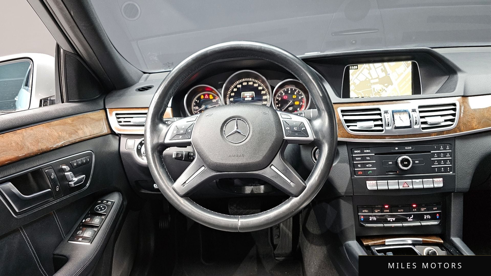 Mercedes-Benz E-Class W212 2016 — миниатюра 13