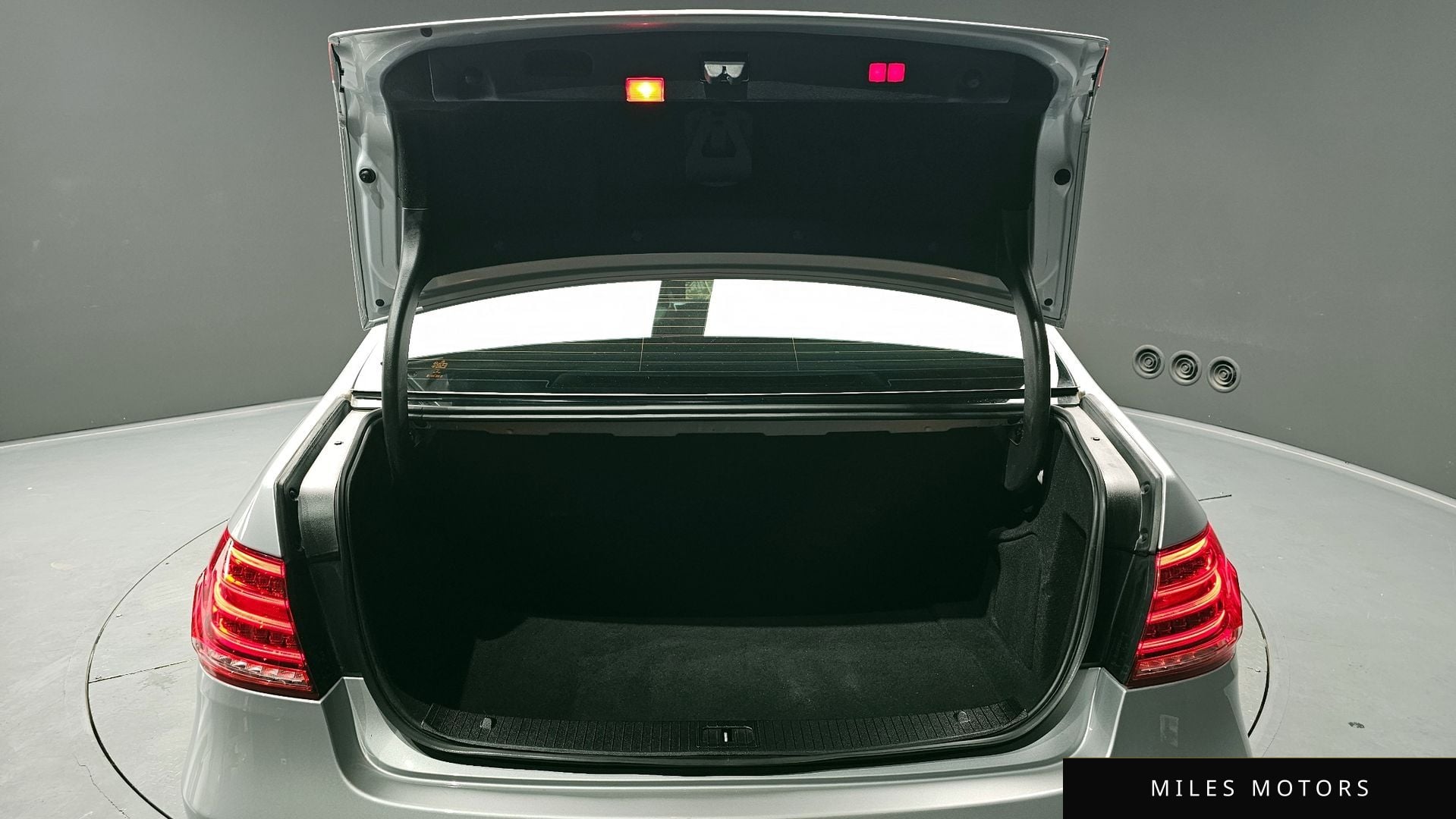 Mercedes-Benz E-Class W212 2016 — миниатюра 20