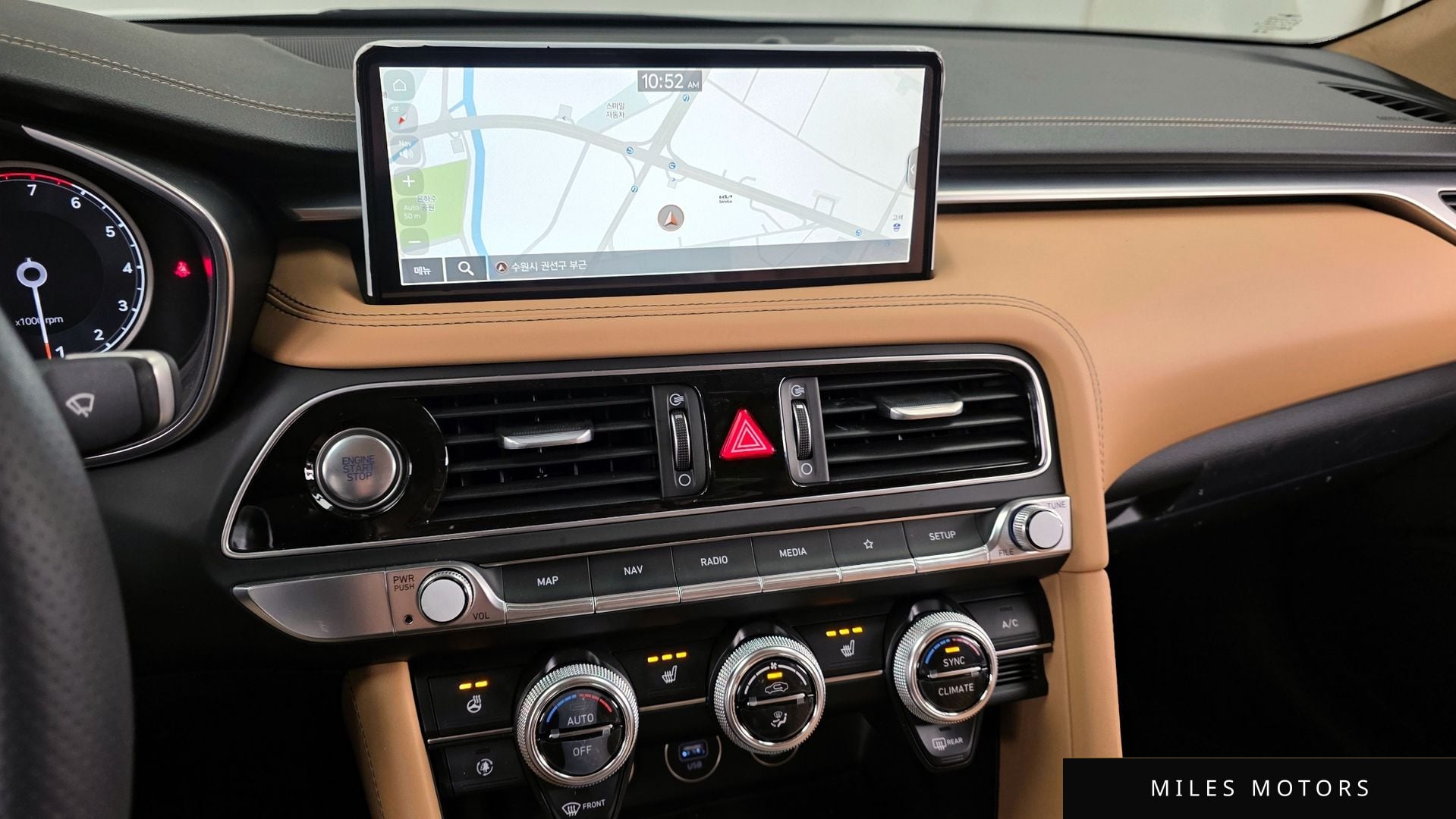 Genesis 뉴 G70 2023 — миниатюра 14