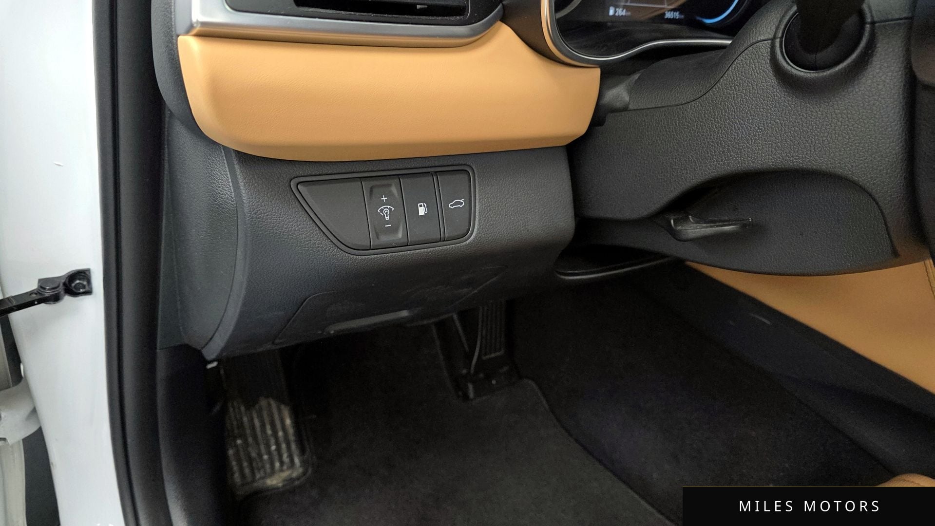 Genesis 뉴 G70 2023 — миниатюра 18