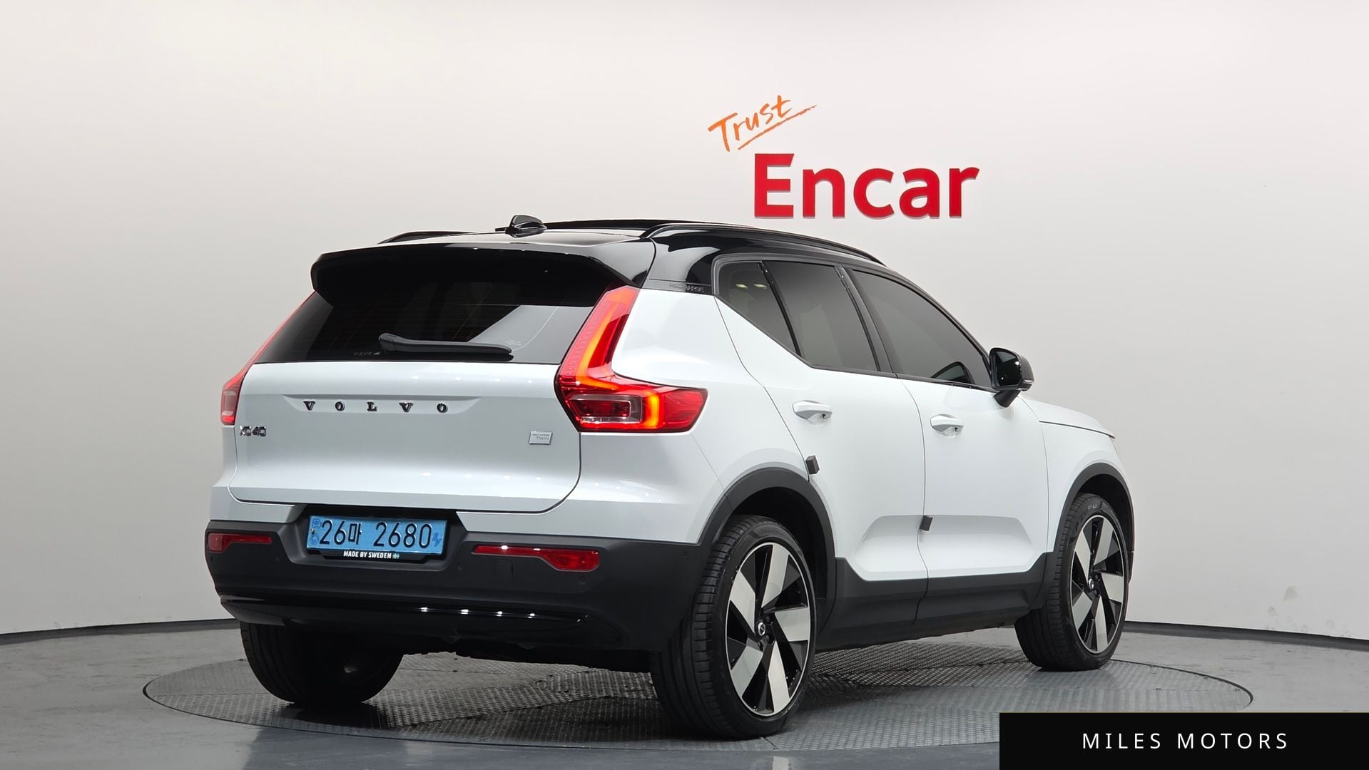 Volvo XC40 리차지 2023 — миниатюра 2