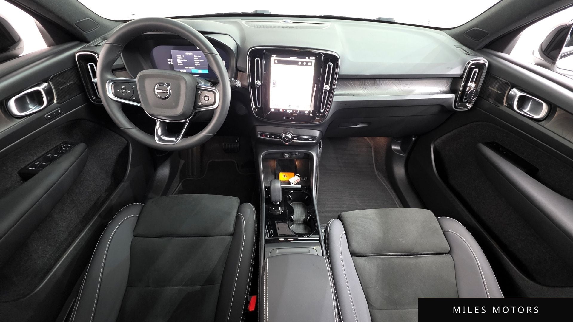Volvo XC40 리차지 2023 — миниатюра 7