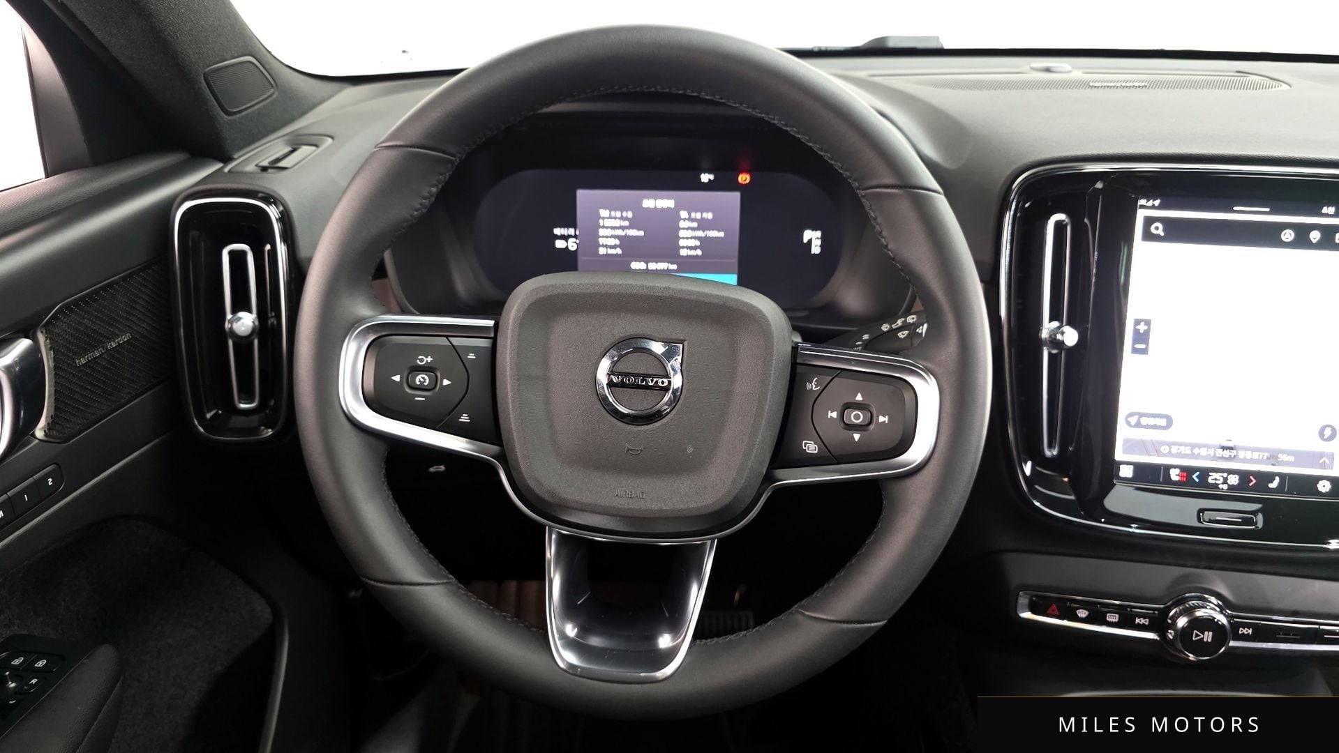 Volvo XC40 리차지 2023 — миниатюра 13