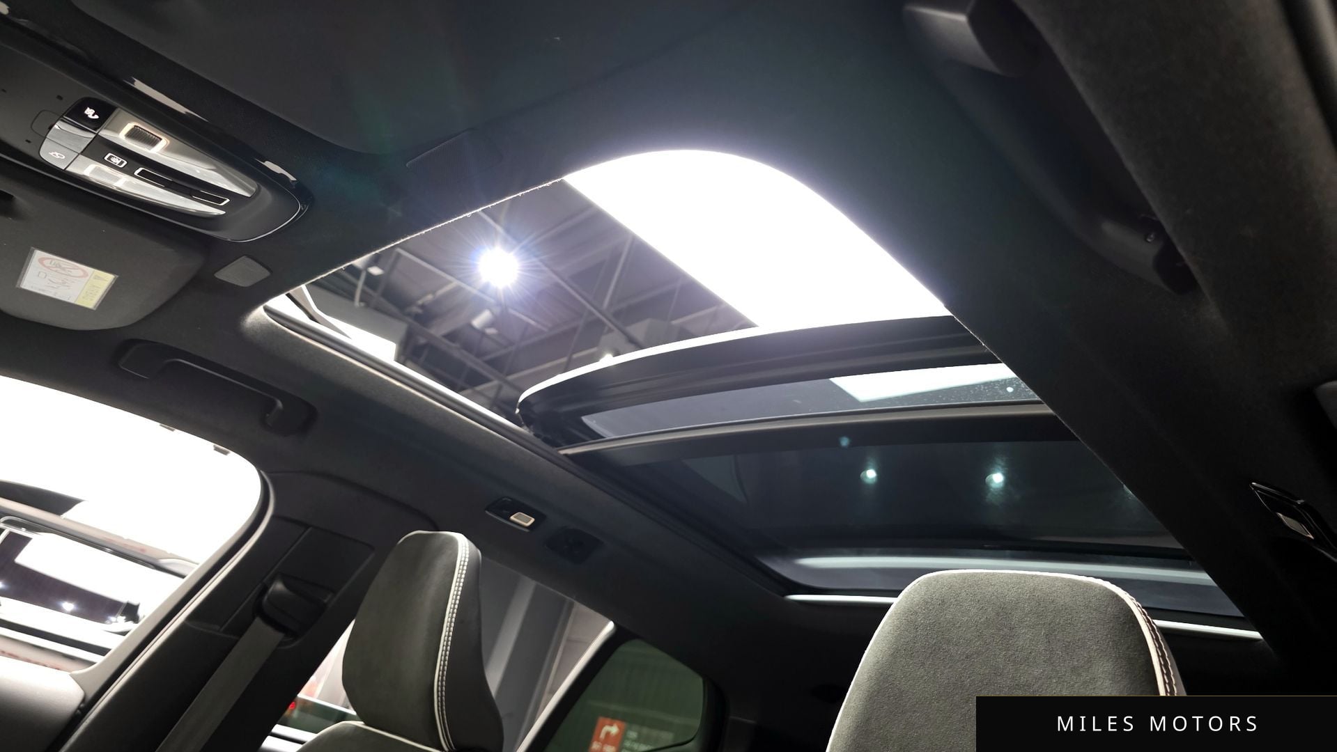 Volvo XC40 리차지 2023 — миниатюра 19