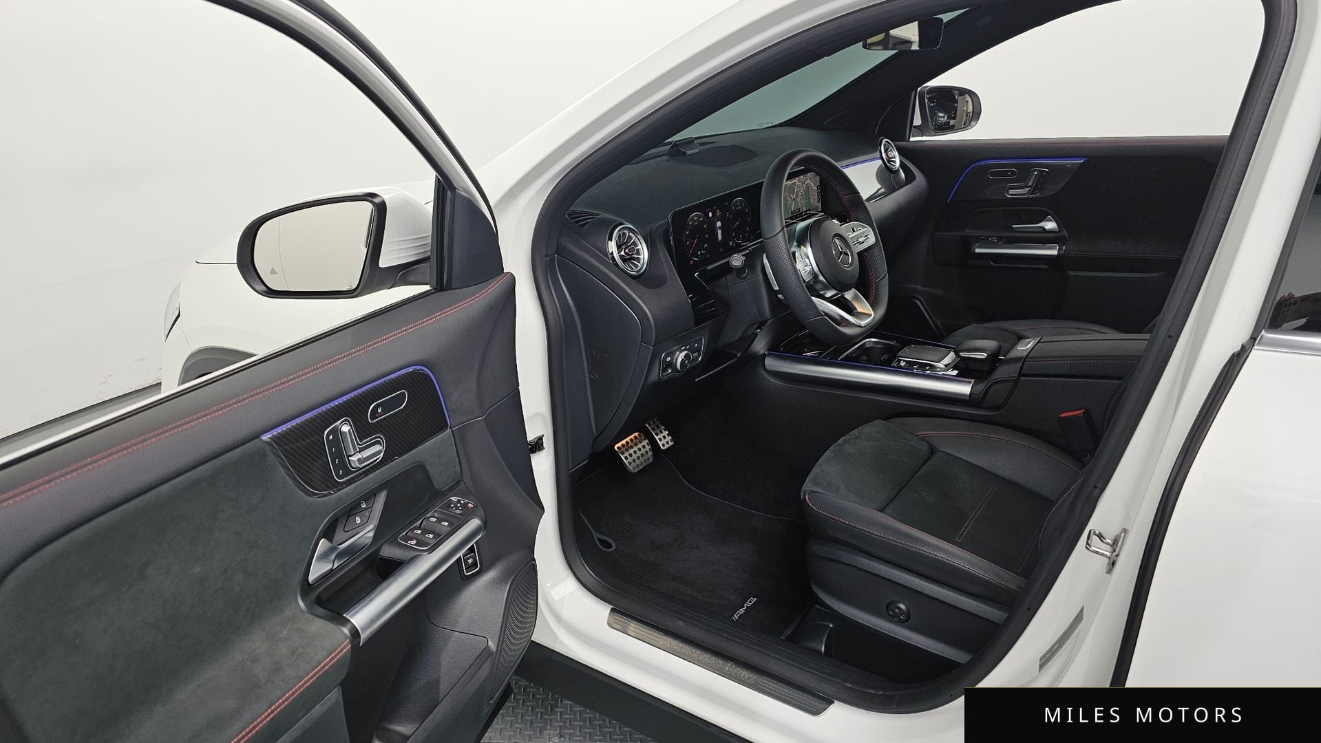 Mercedes-Benz GLA-Class H247 2023 — миниатюра 10