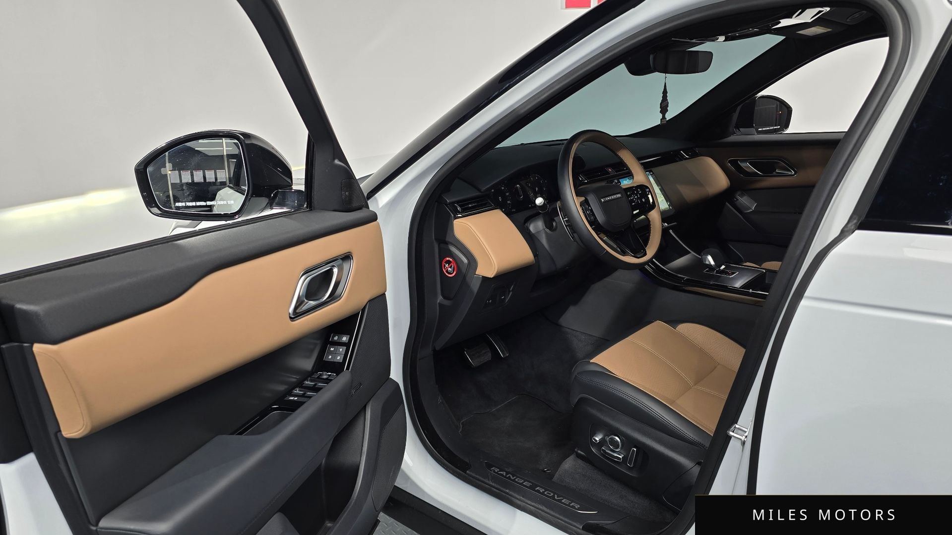 Land Rover 레인지로버 벨라 2025 — миниатюра 9
