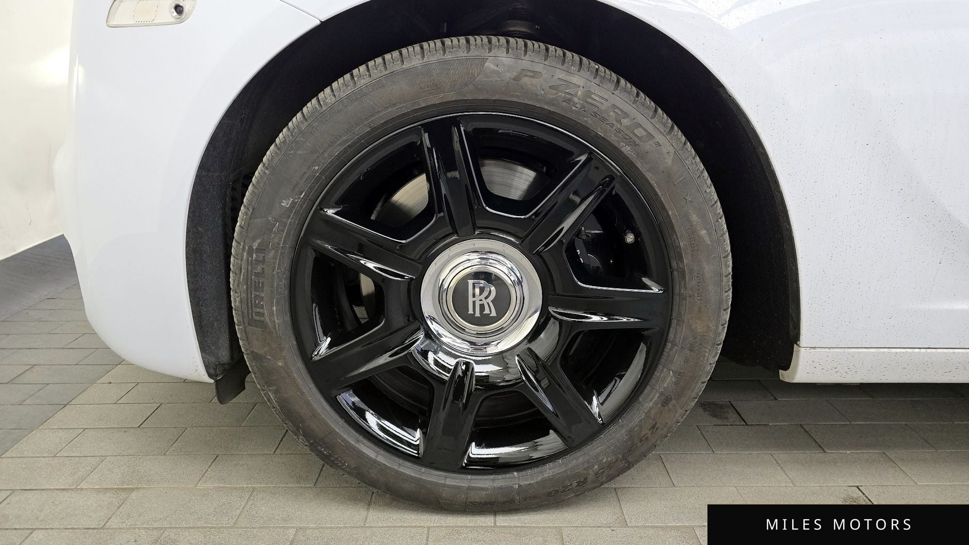 Rolls-Royce 고스트 2019 — миниатюра 4