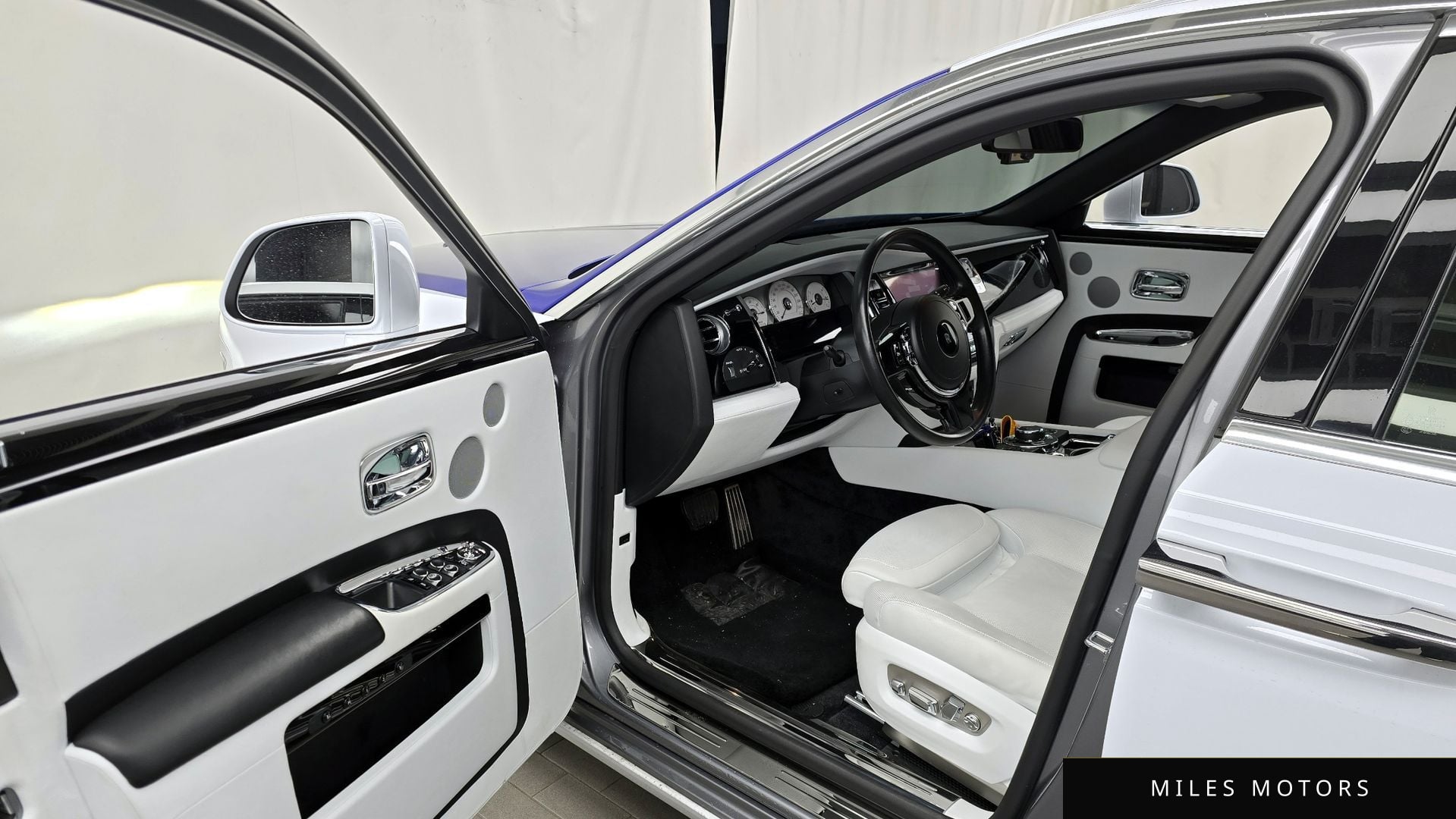 Rolls-Royce 고스트 2019 — миниатюра 9