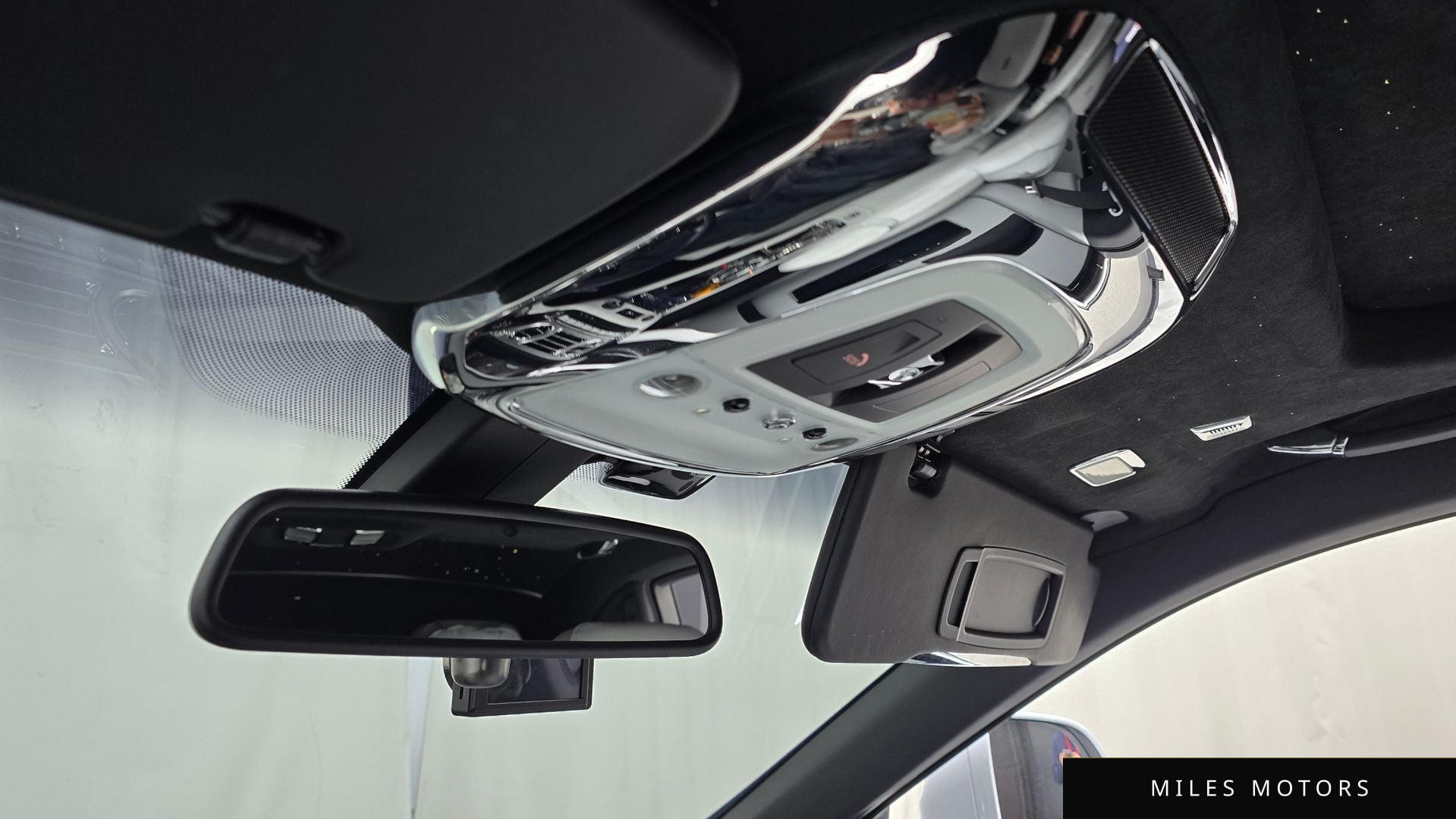 Rolls-Royce 고스트 2019 — миниатюра 17