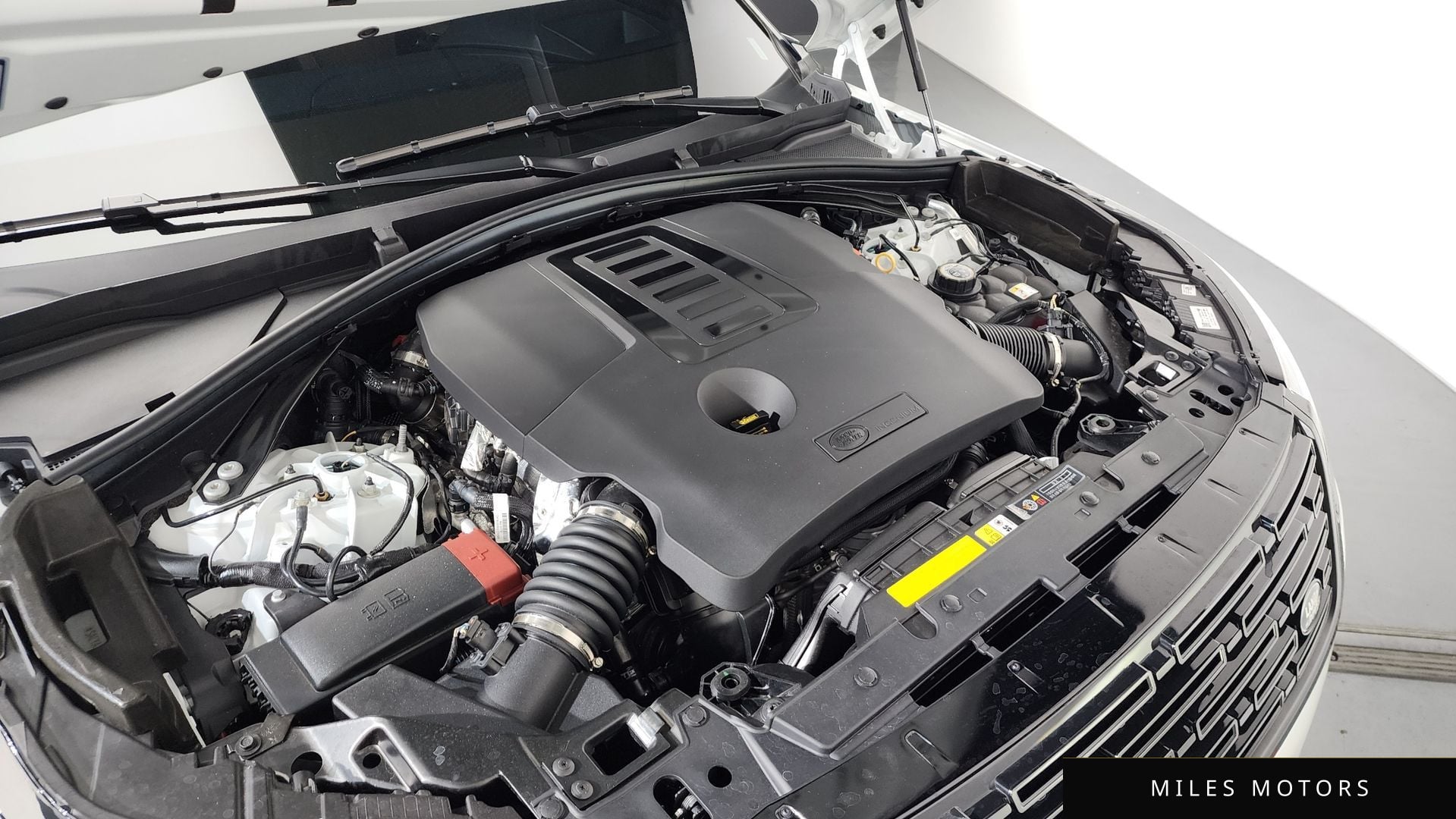 Land Rover 레인지로버 벨라 2025 — миниатюра 5