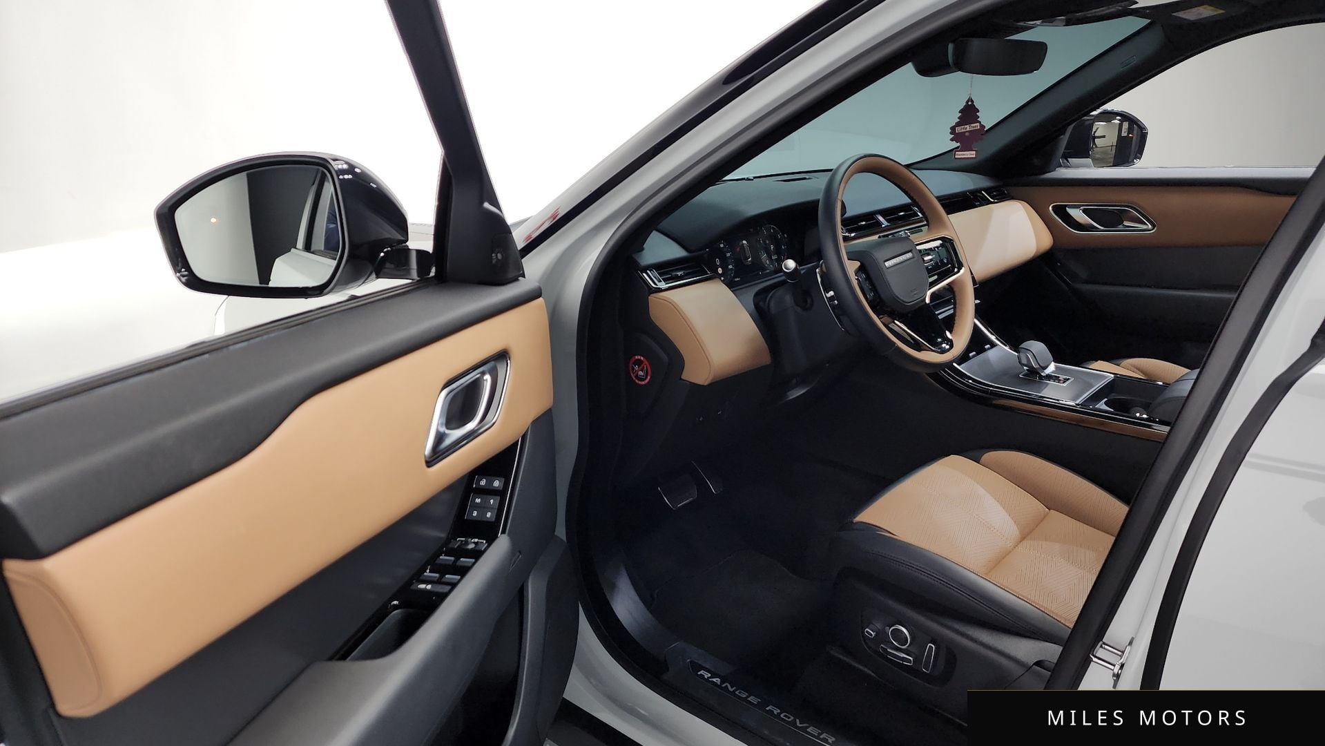Land Rover 레인지로버 벨라 2025 — миниатюра 9
