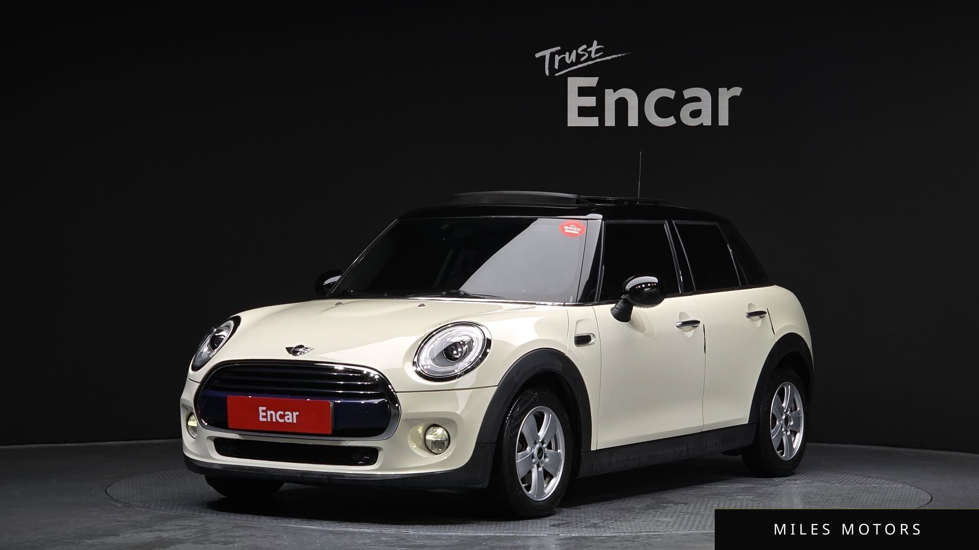 MINI Cooper D 2016 — фото 1 из 12