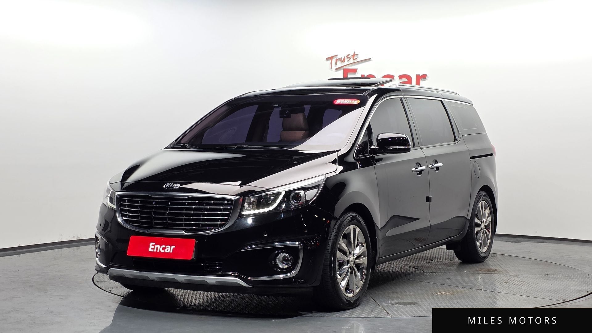 Kia Canival 2018 — фото 1 из 12