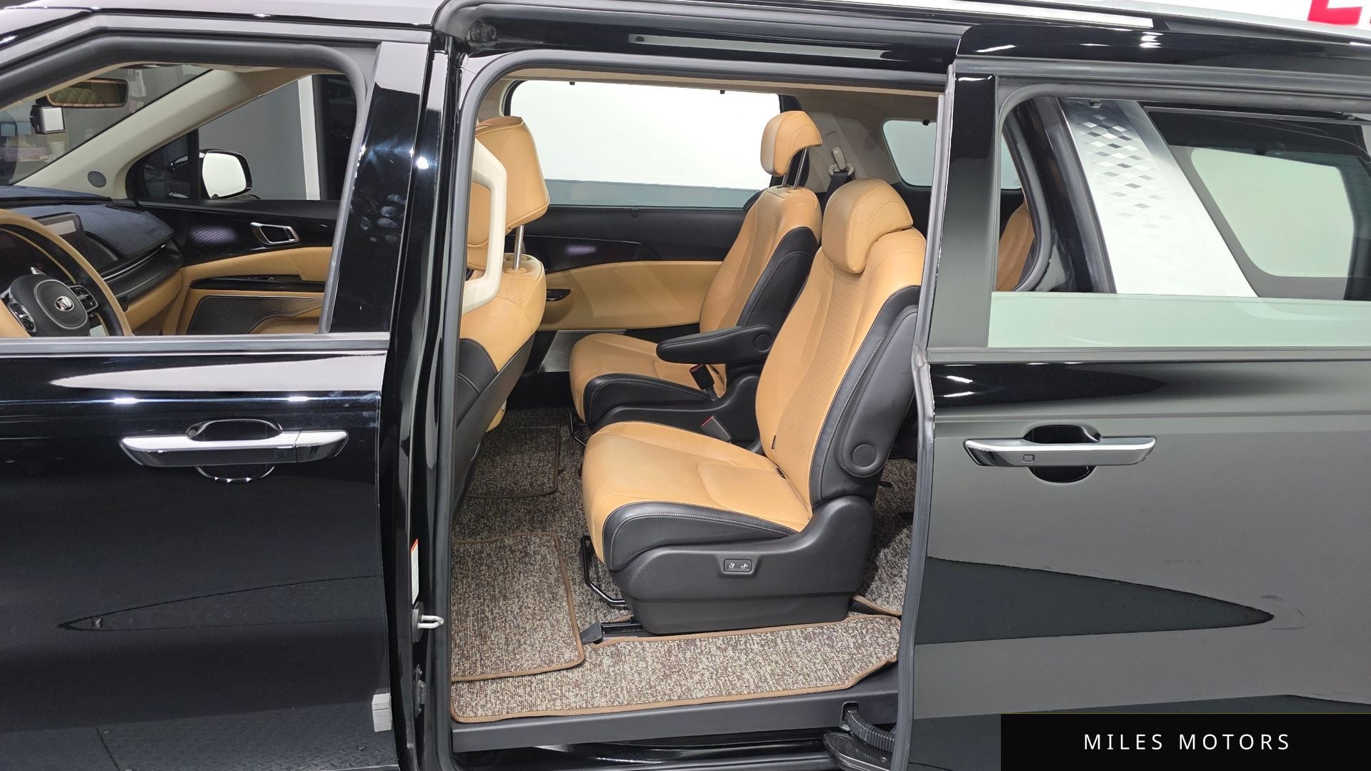 Kia Carnival 2021 — миниатюра 11