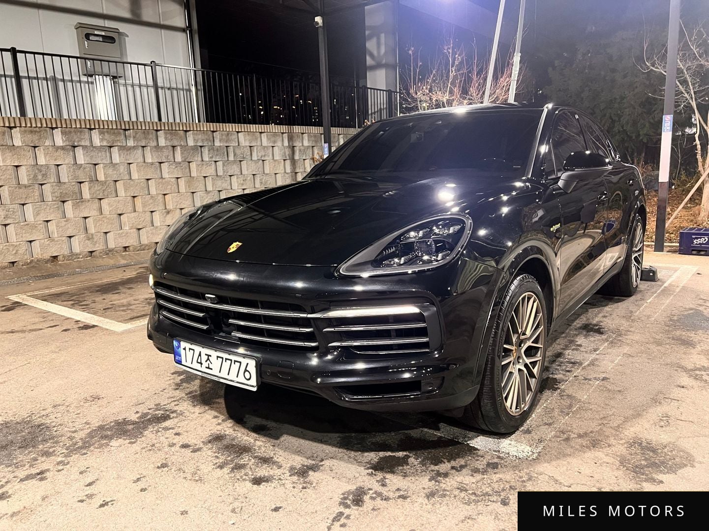Porsche Cayenne 2023 — миниатюра 2