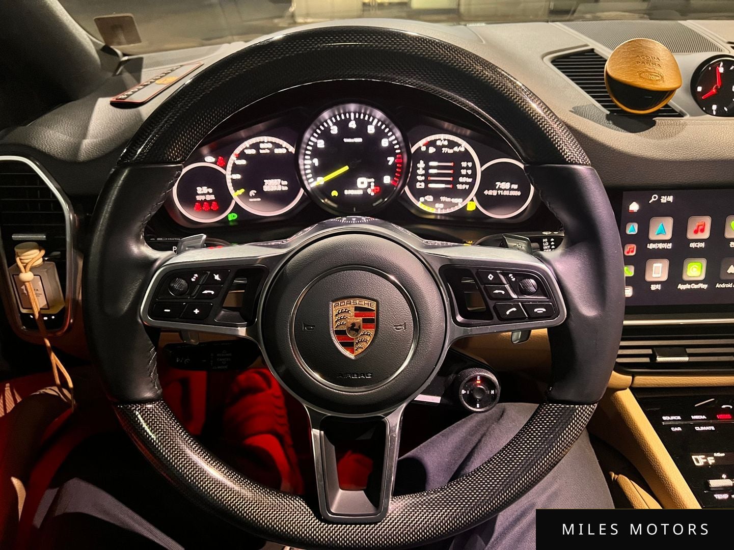 Porsche Cayenne 2023 — миниатюра 9