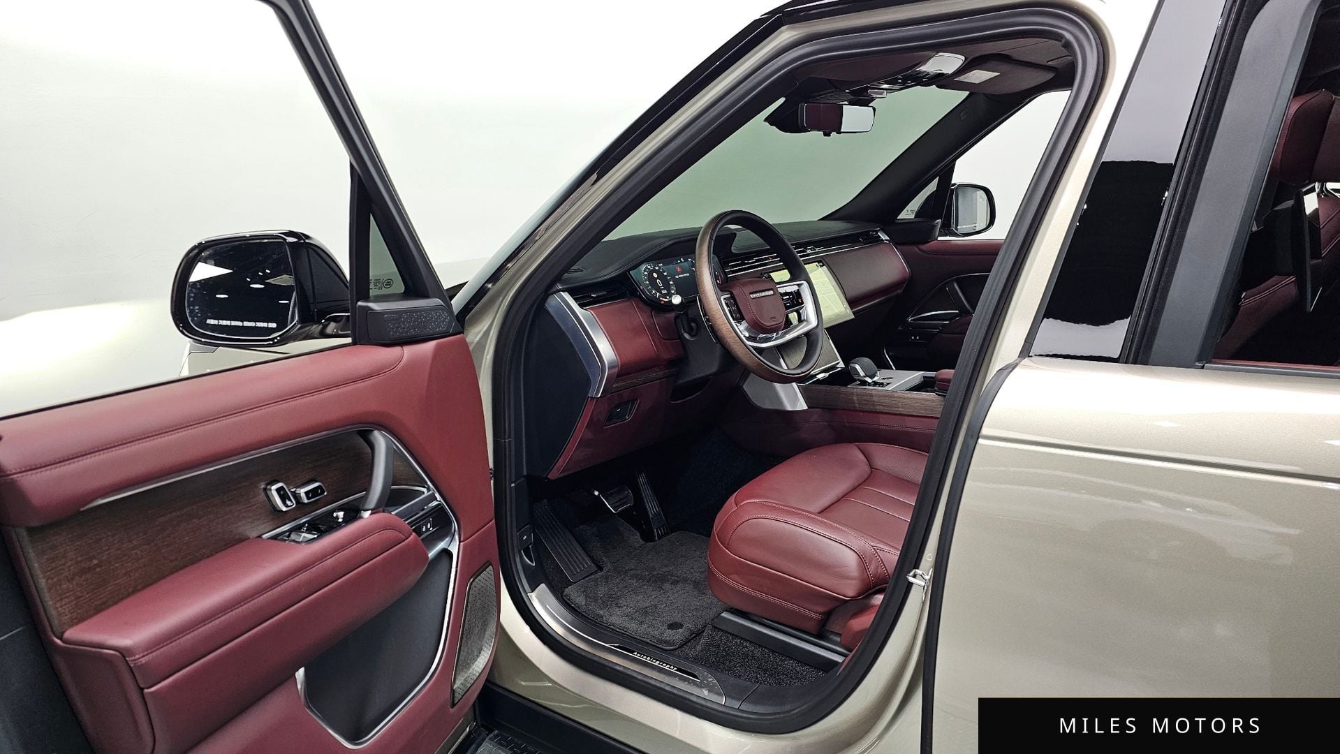 Land Rover Range Rover 2025 — миниатюра 11